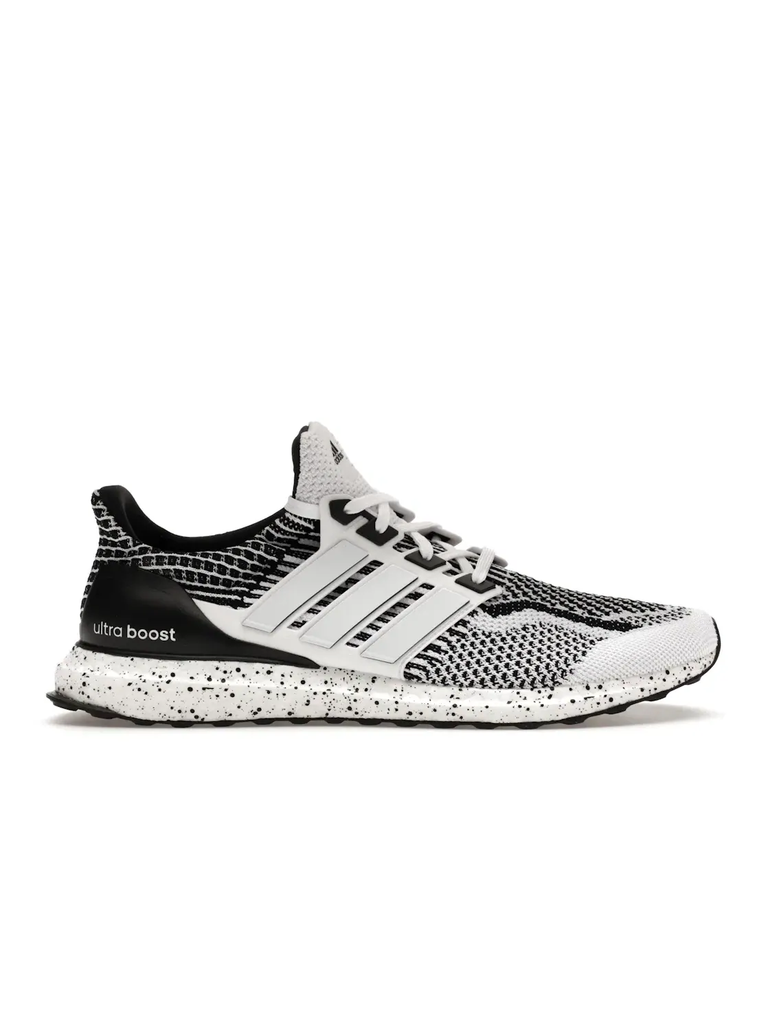 Мужские кроссовки беговые Adidas Ultra Boost 5.0 DNA — изображение 1 из 4, белый черный черный