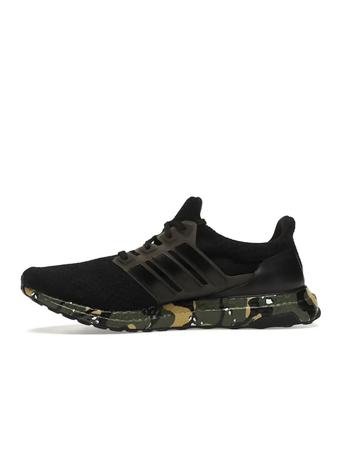 Мужские кроссовки с камуфляжным принтом Adidas Ultra Boost 5.0 DNA — изображение 3 из 4, черный/черный/белый