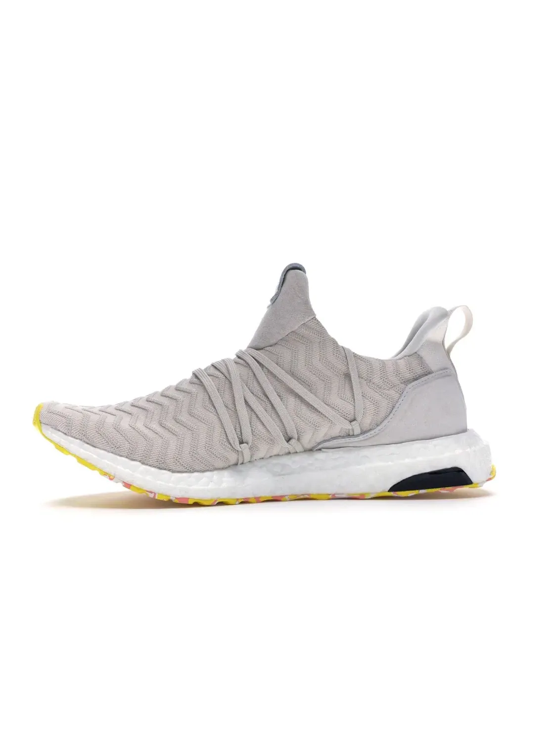 Мужские кроссовки из трикотажа Adidas Ultra Boost — изображение 3 из 4, белый