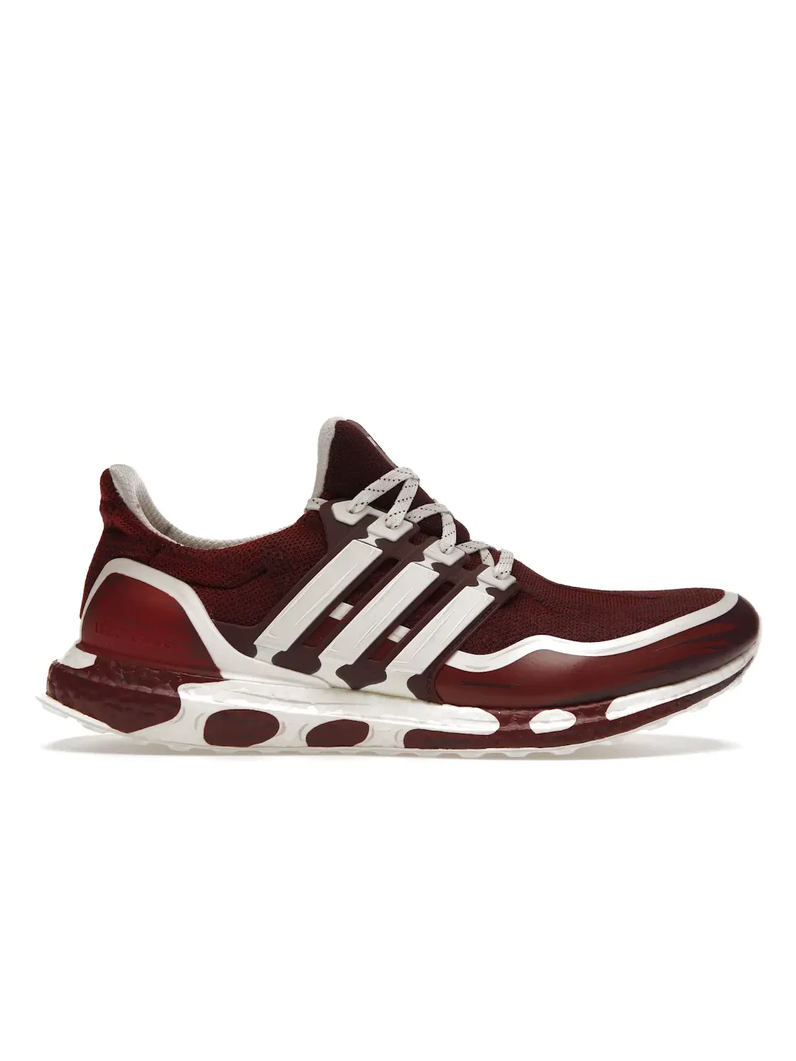 Мужские кроссовки с технологией Boost Adidas Ultra Boost BAIT Attack On Titan — изображение 1 из 4, бордовый/белый