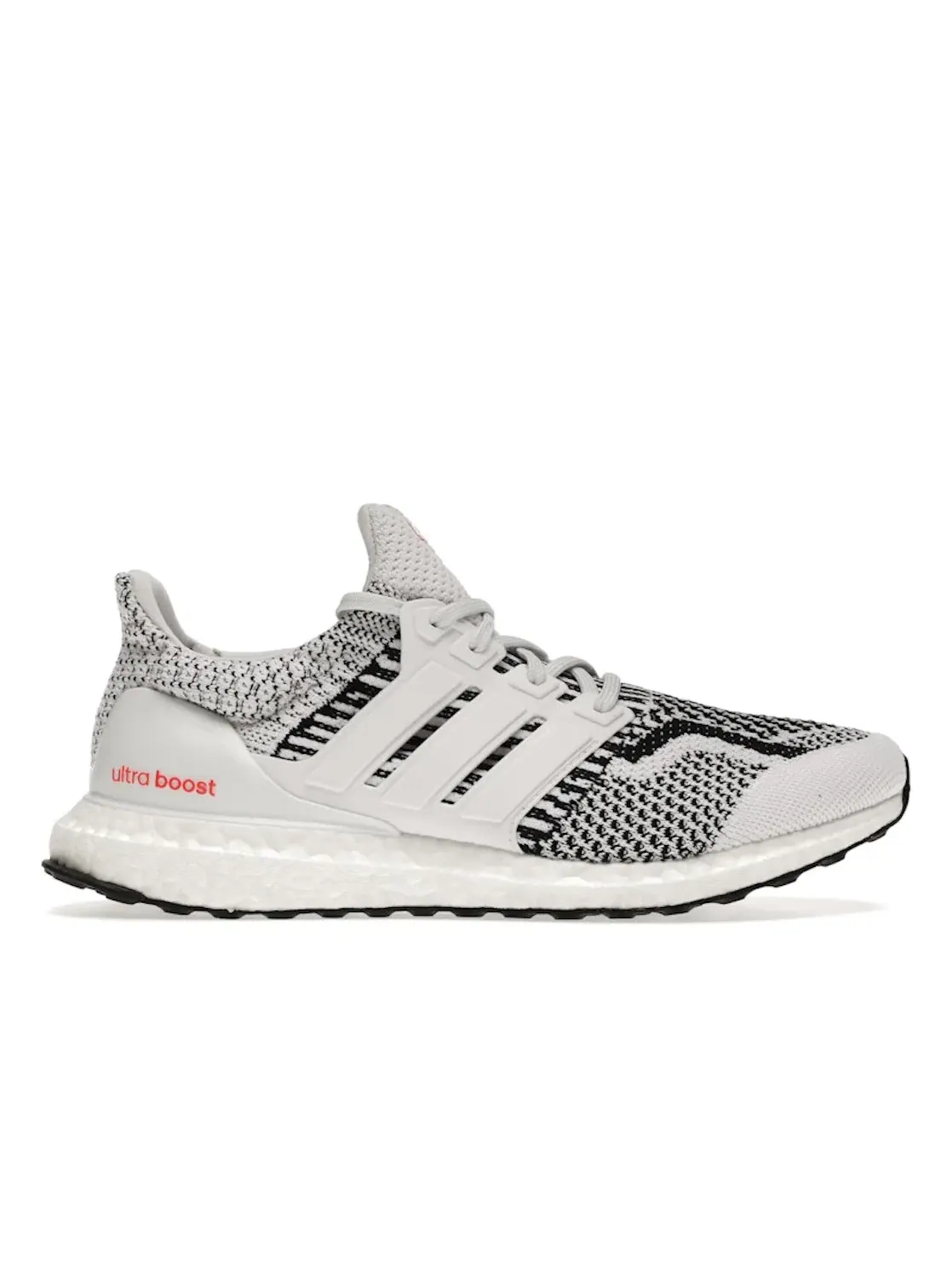 Мужские кроссовки с зебровым принтом Adidas Ultra Boost DNA 5.0 Zebra — изображение 1 из 4, белый/черный