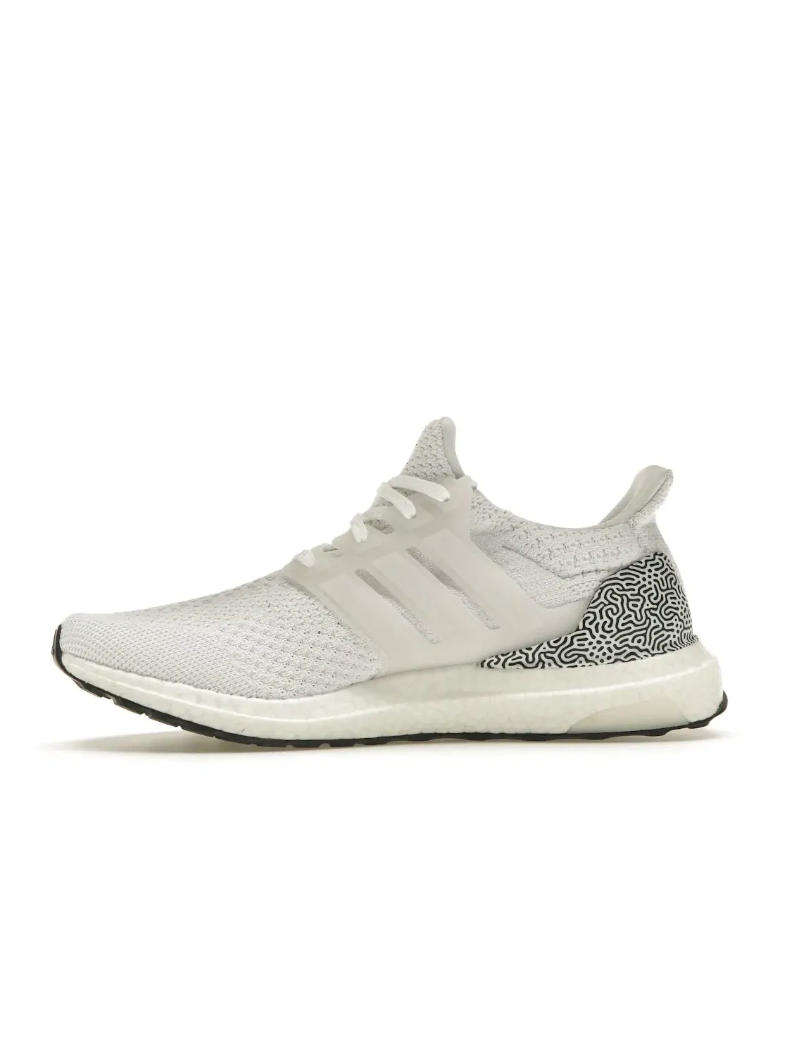 Женские кроссовки с принтом Adidas Ultra Boost DNA Adidas — изображение 3 из 4, белый/белый/черный