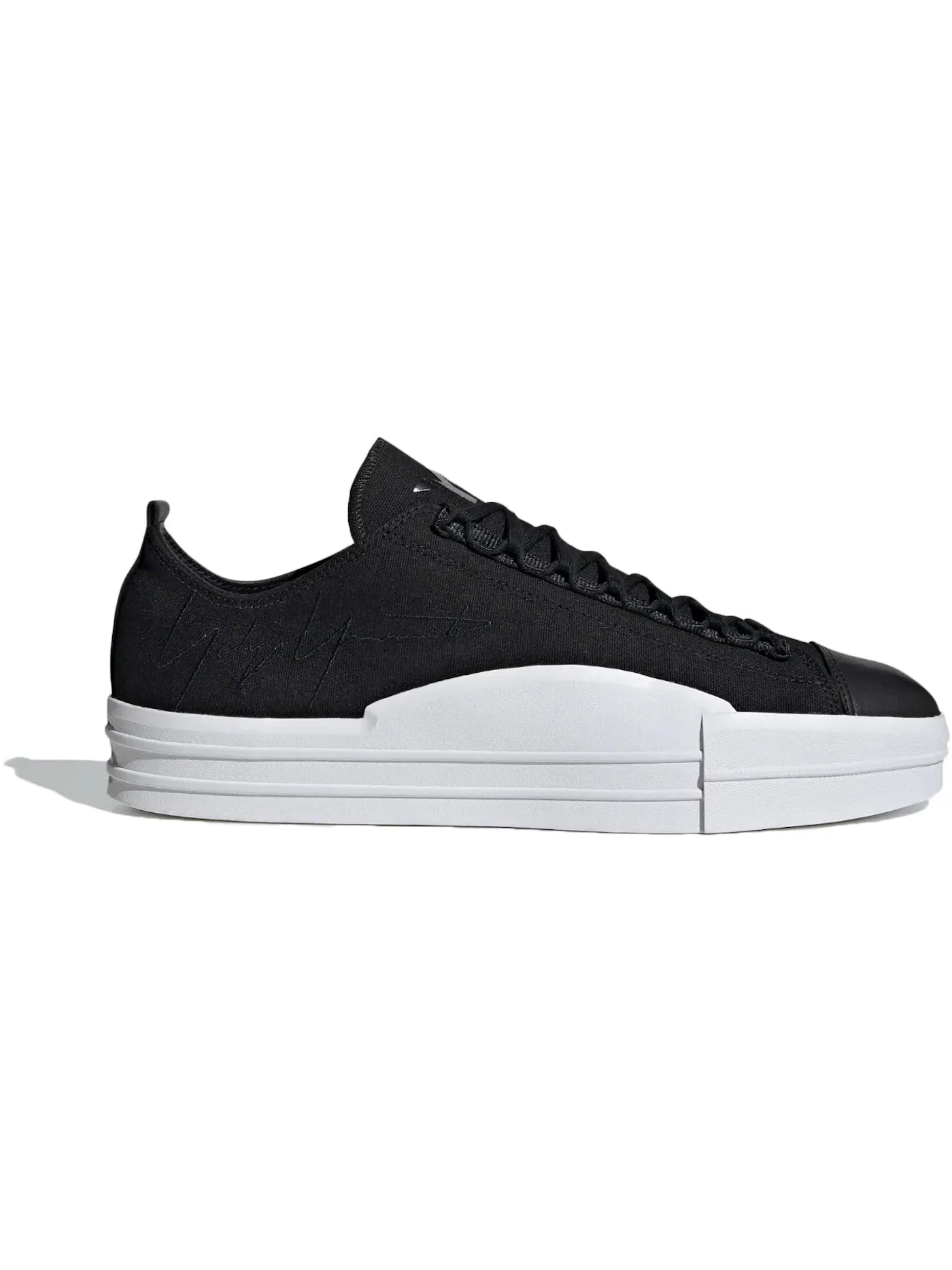 Мужские кроссовки Lifestyle Yuben Low Adidas — изображение 1 из 1, черный/черный/белый