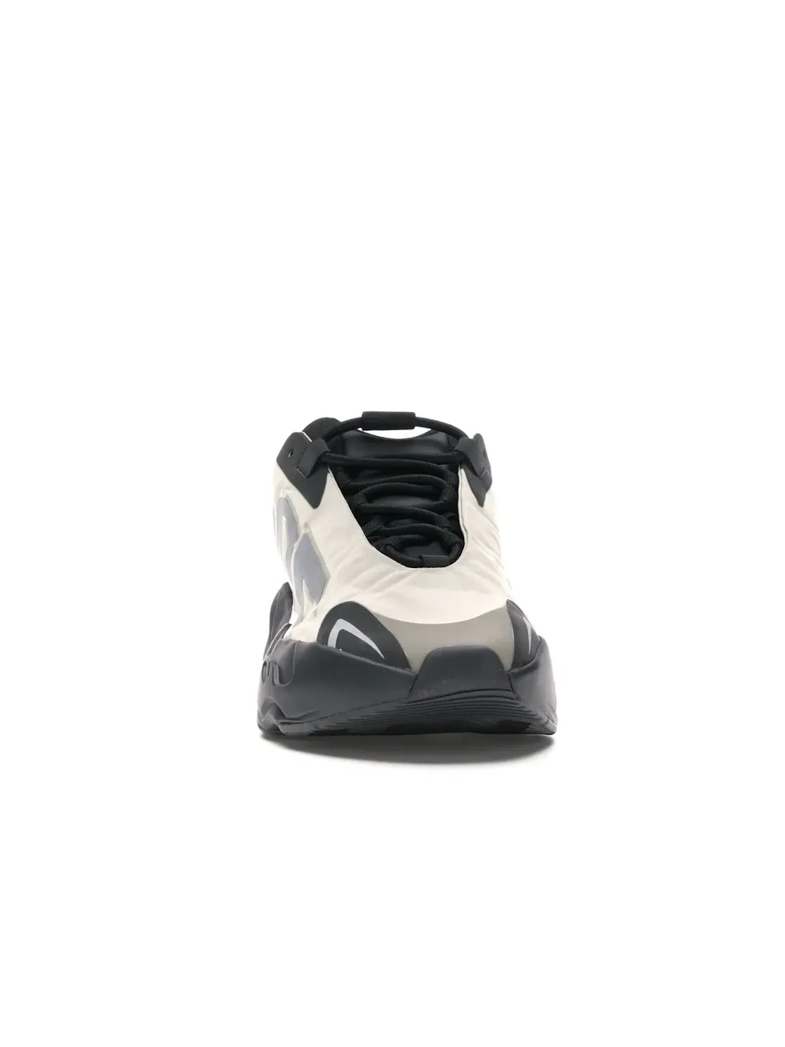 Мужские кроссовки с рефлективными деталями Adidas Yeezy Boost 700 MNVN — изображение 2 из 4, серебристый/черный