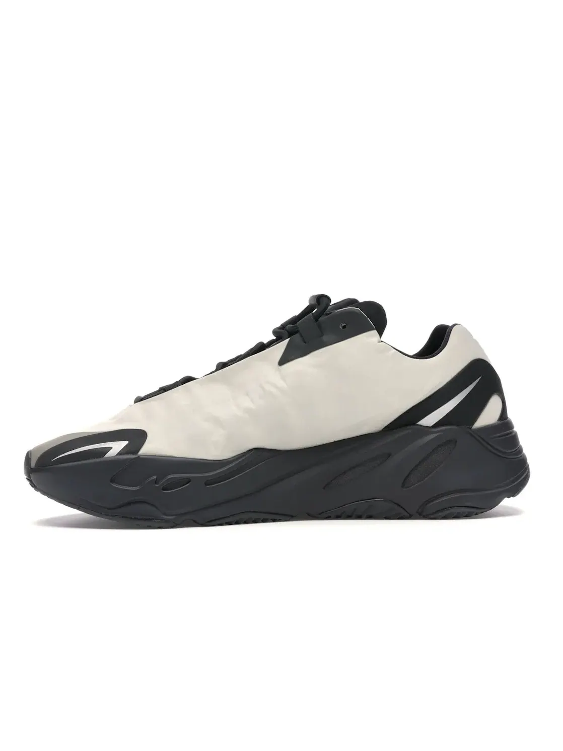 Мужские кроссовки с рефлективными деталями Adidas Yeezy Boost 700 MNVN — изображение 3 из 4, серебристый/черный