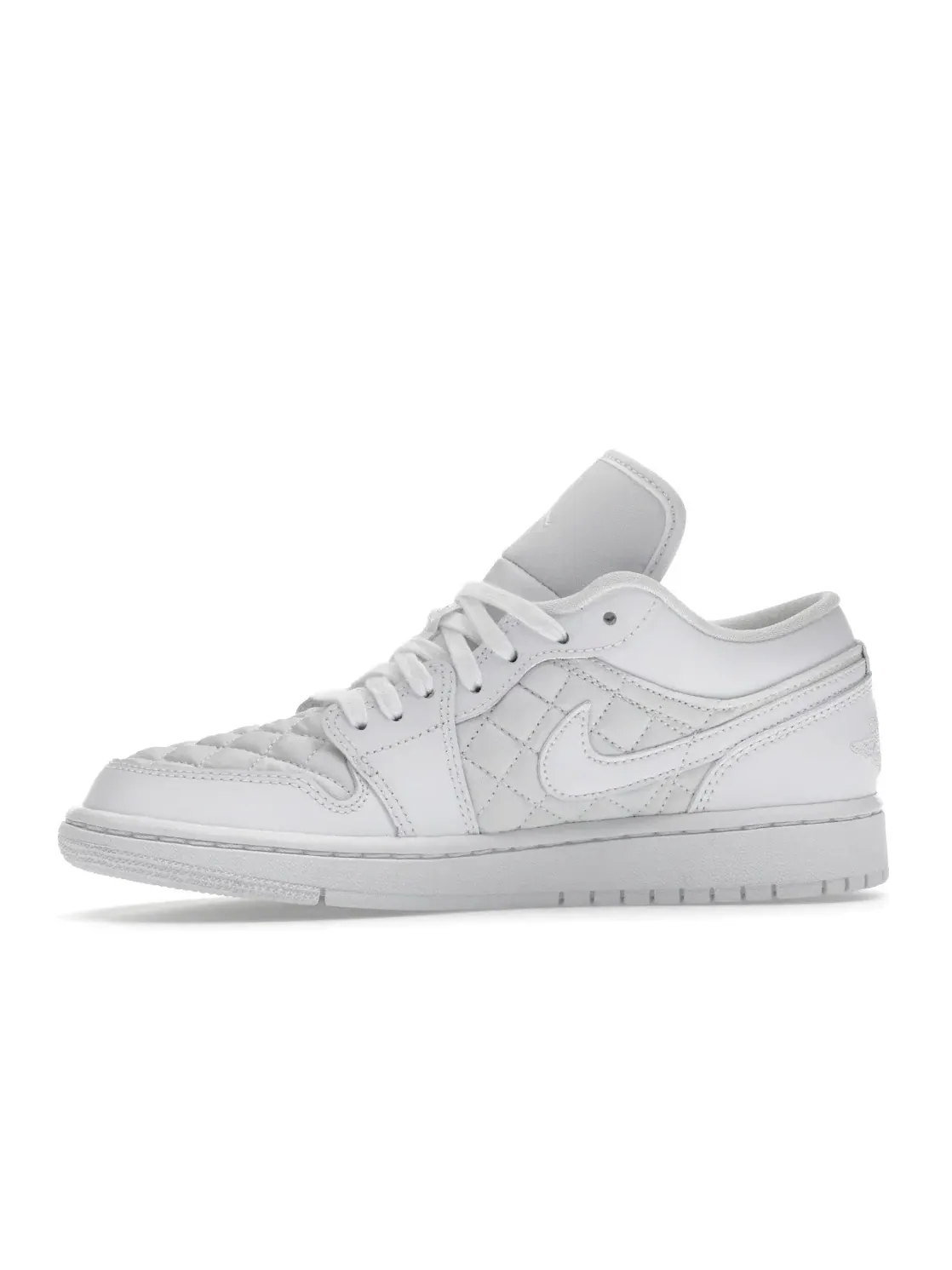 Женские кроссовки с квилтингом Air Jordan 1 Low Jordan — изображение 3 из 4, белый/белый/белый