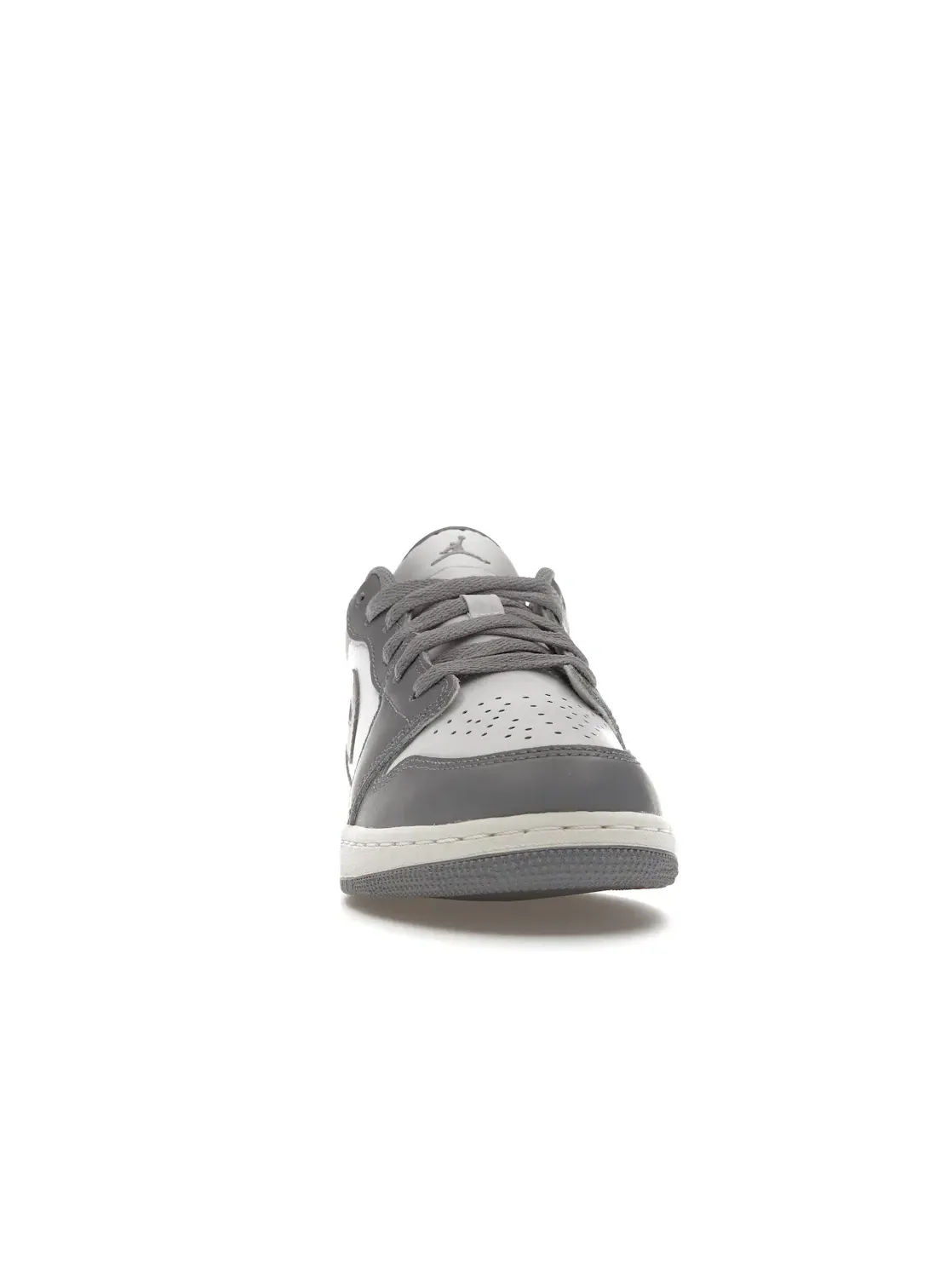 Детские кроссовки с перфорированным носком Air Jordan 1 Low — изображение 2 из 4, серый/белый/кремовый