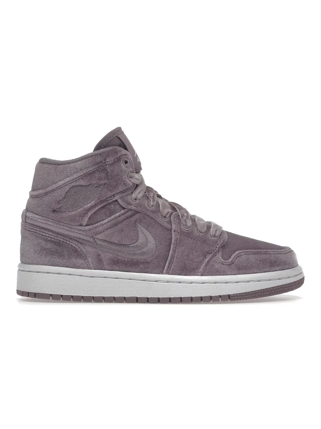 Женские кроссовки с замшевым верхом Air Jordan 1 Mid SE — изображение 1 из 4