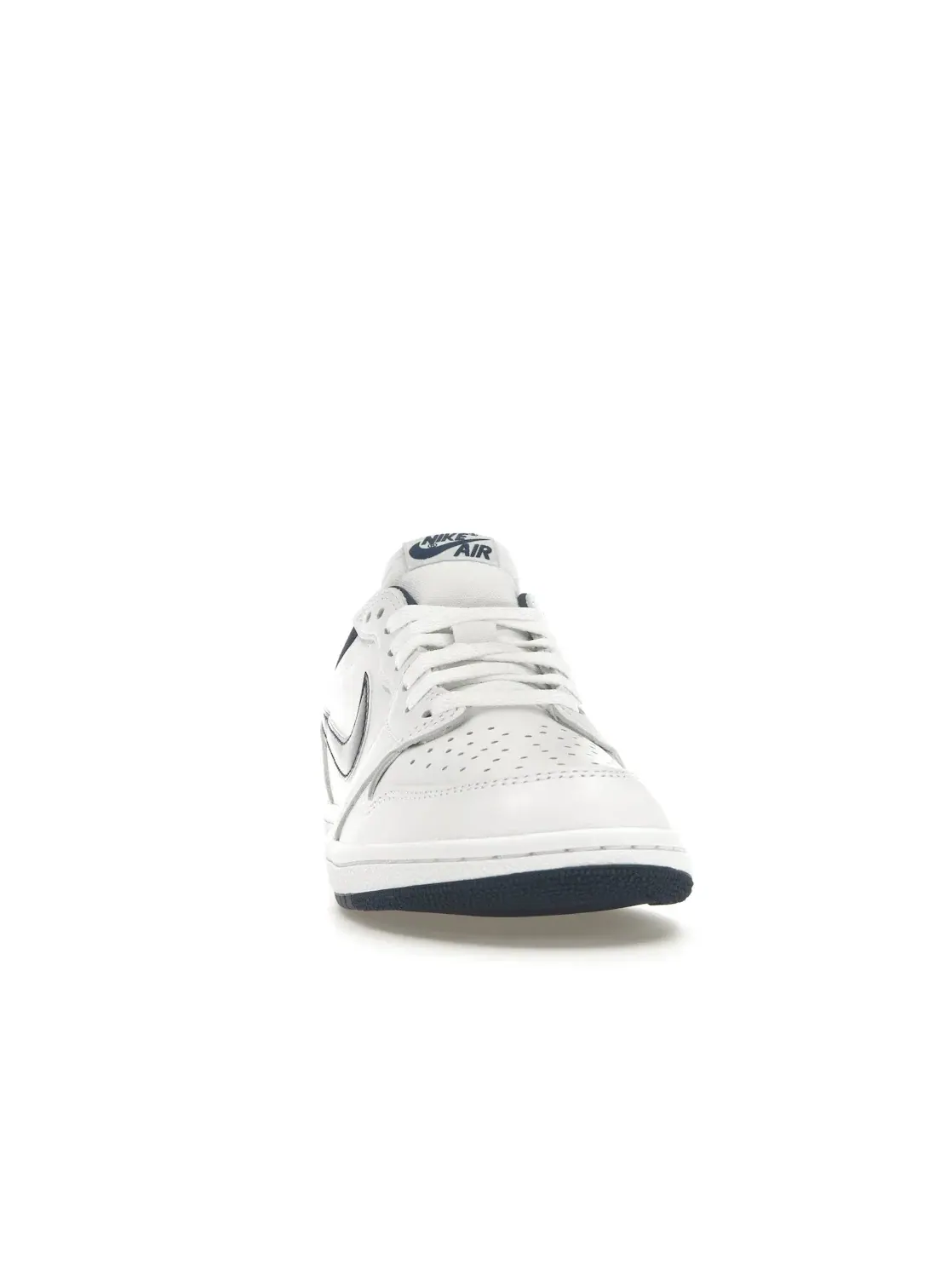 Мужские кроссовки с металлическим акцентом Jordan 1 Retro Low '85 Jordan — изображение 2 из 4, белый/темно-синий-белый