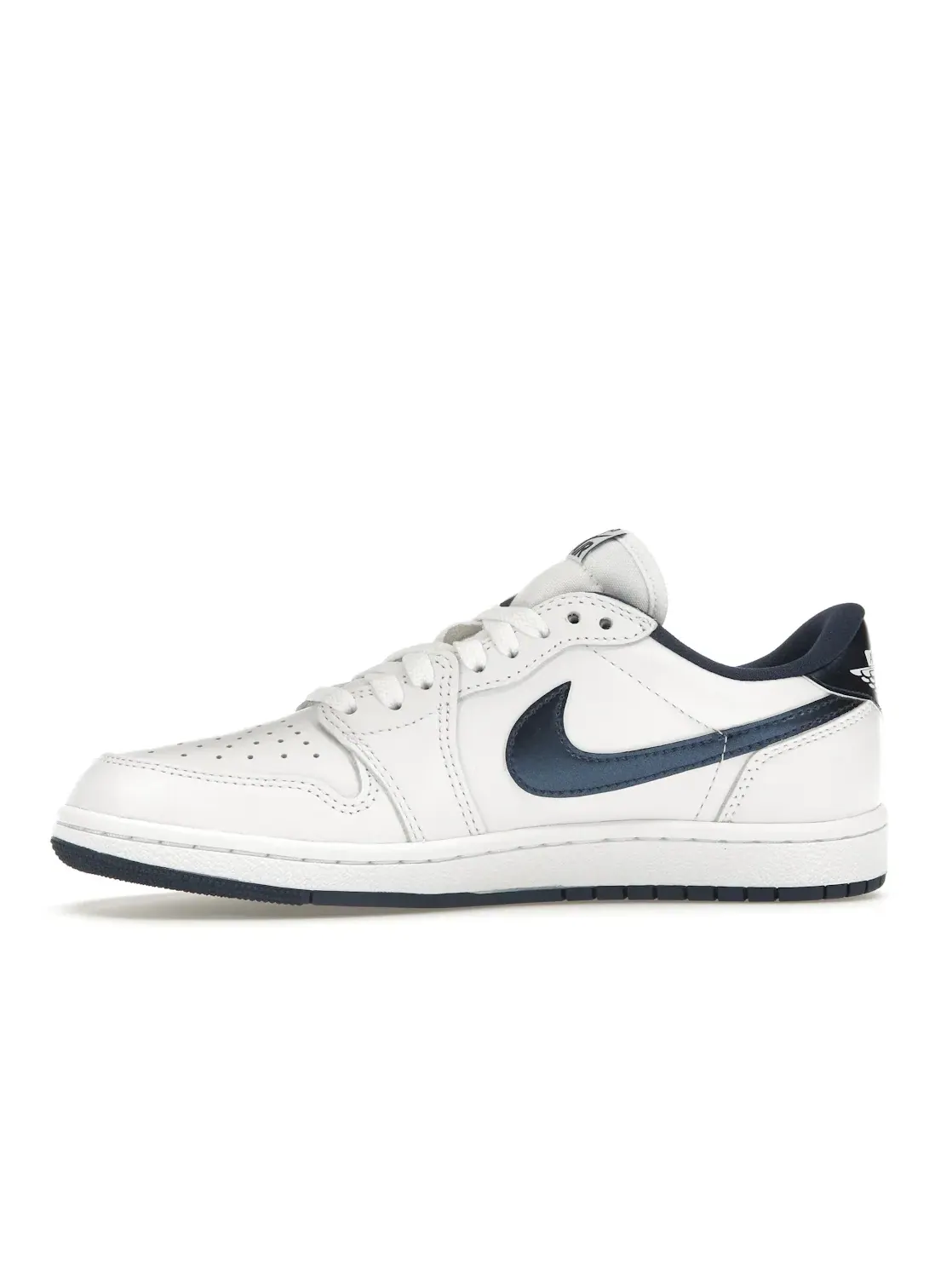Мужские кроссовки с металлическим акцентом Jordan 1 Retro Low '85 Jordan — изображение 3 из 4, белый/темно-синий-белый