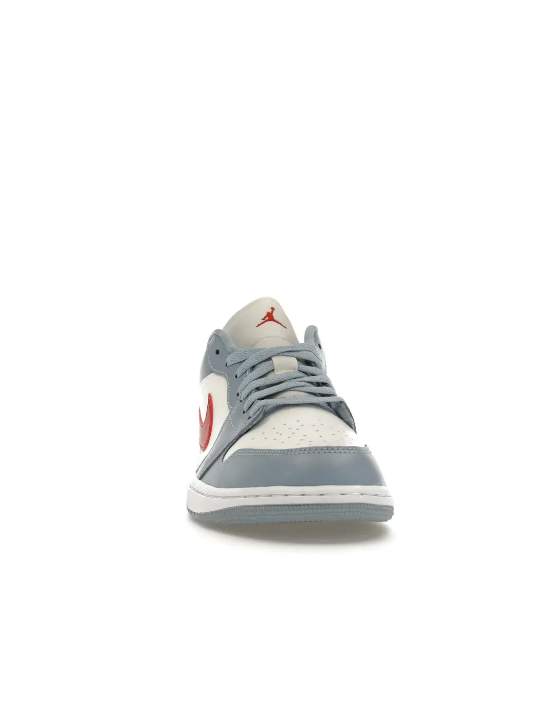 Женские кроссовки для повседневной носки модели Jordan 1 Low Jordan — изображение 2 из 4