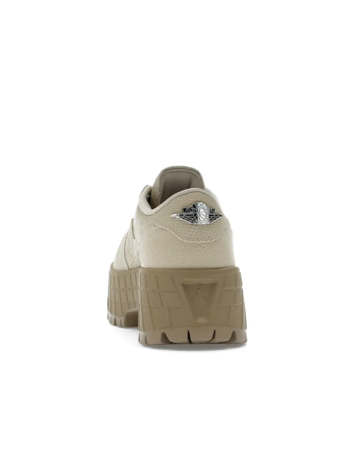 Женские ботинки с кроссовочным дизайном Jordan 1 Low Brooklyn Jordan, Rattan Desert Camo — изображение 4 из 4