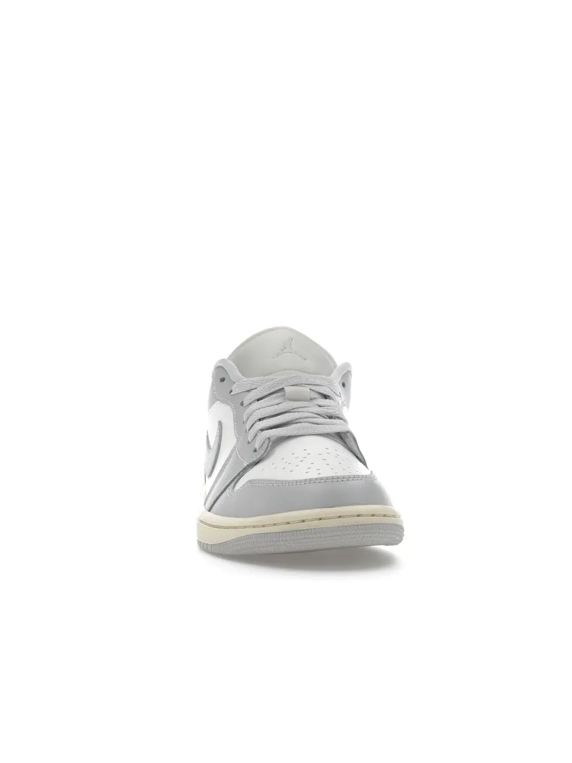 Женские кроссовки Lifestyle Jordan 1 Low — изображение 2 из 4, серый