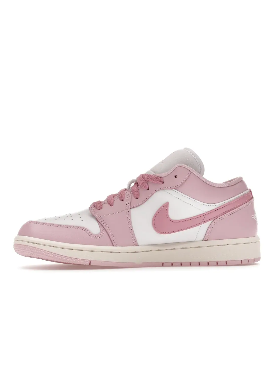 Женские кроссовки Lifestyle с моделью Jordan 1 Low Jordan — изображение 3 из 4, розовый//белый