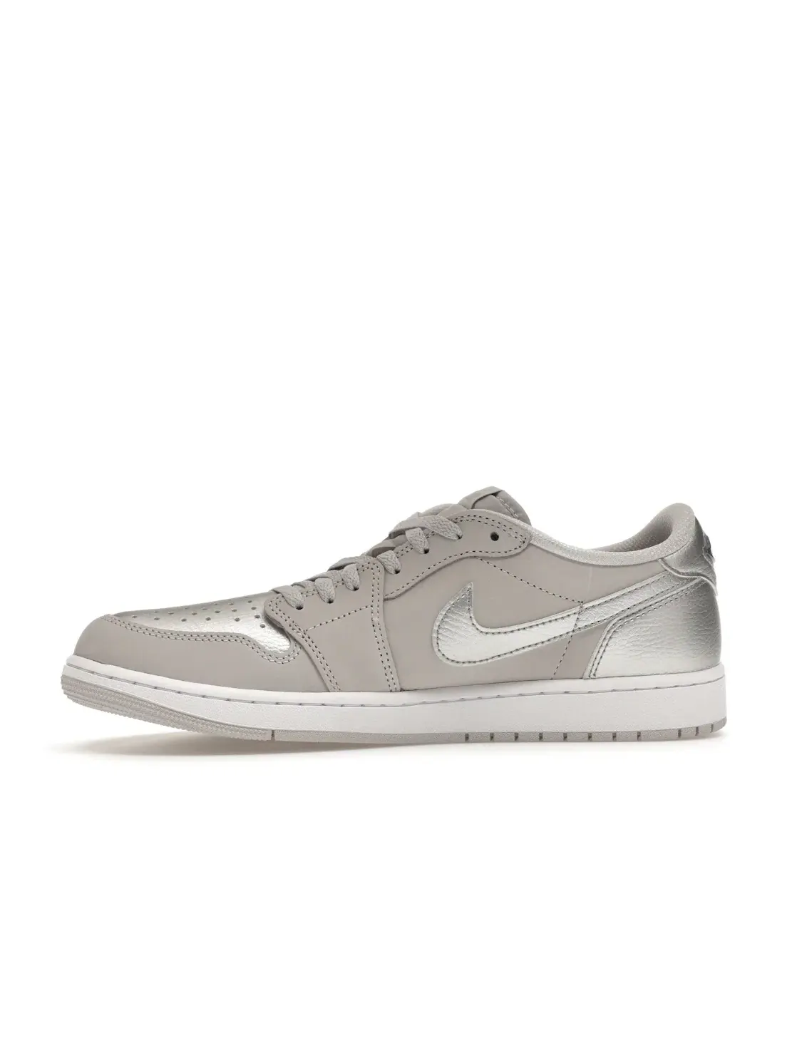 Мужские кроссовки Lifestyle с металлическим акцентом Jordan 1 Low OG Jordan — изображение 3 из 4