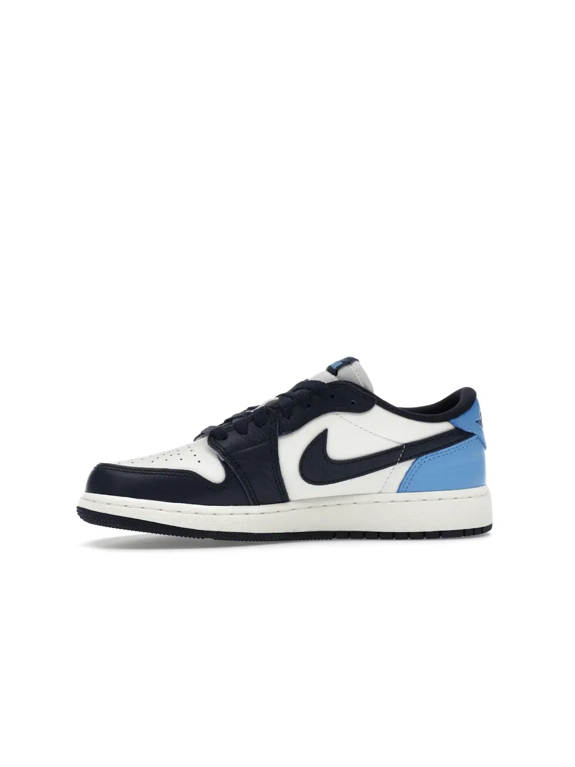 Детские кроссовки с цветовой комбинацией Obsidian/University Blue-Sail Jordan 1 Low OG Jordan — изображение 3 из 4, синий