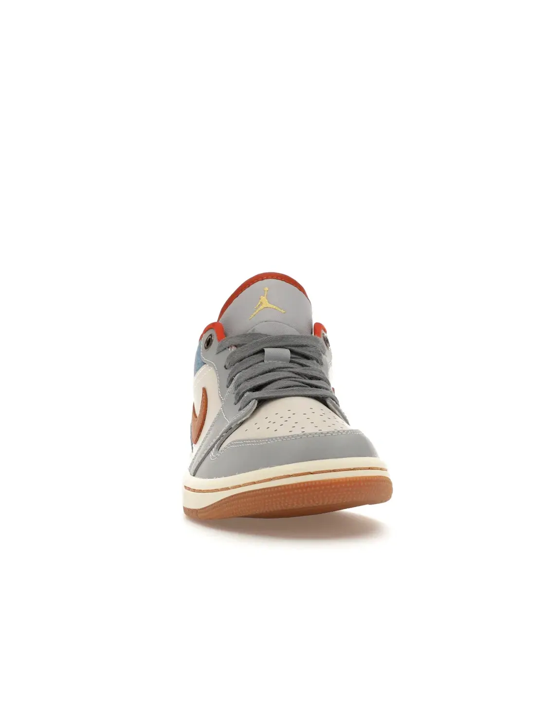 Женские кроссовки Lifestyle с джинсовыми деталями Jordan 1 Low Jordan — изображение 2 из 4, коричневый/мульти