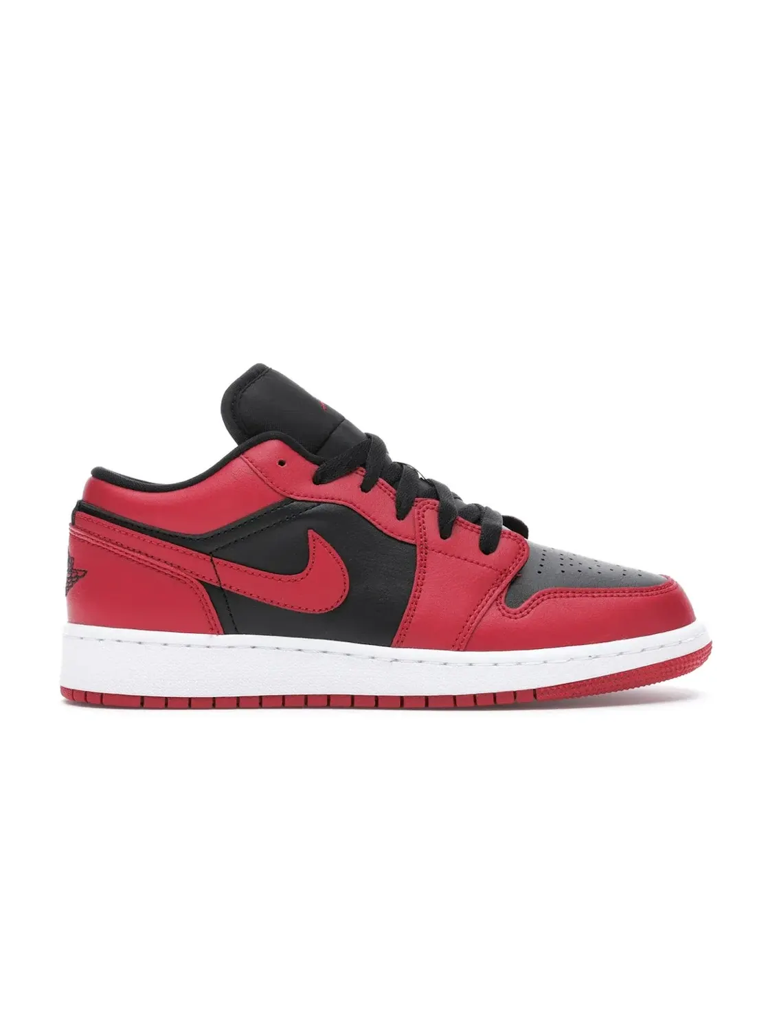 Детские кроссовки для мальчиков с дизайном Chicago Bulls Jordan 1 Low Jordan — изображение 1 из 4