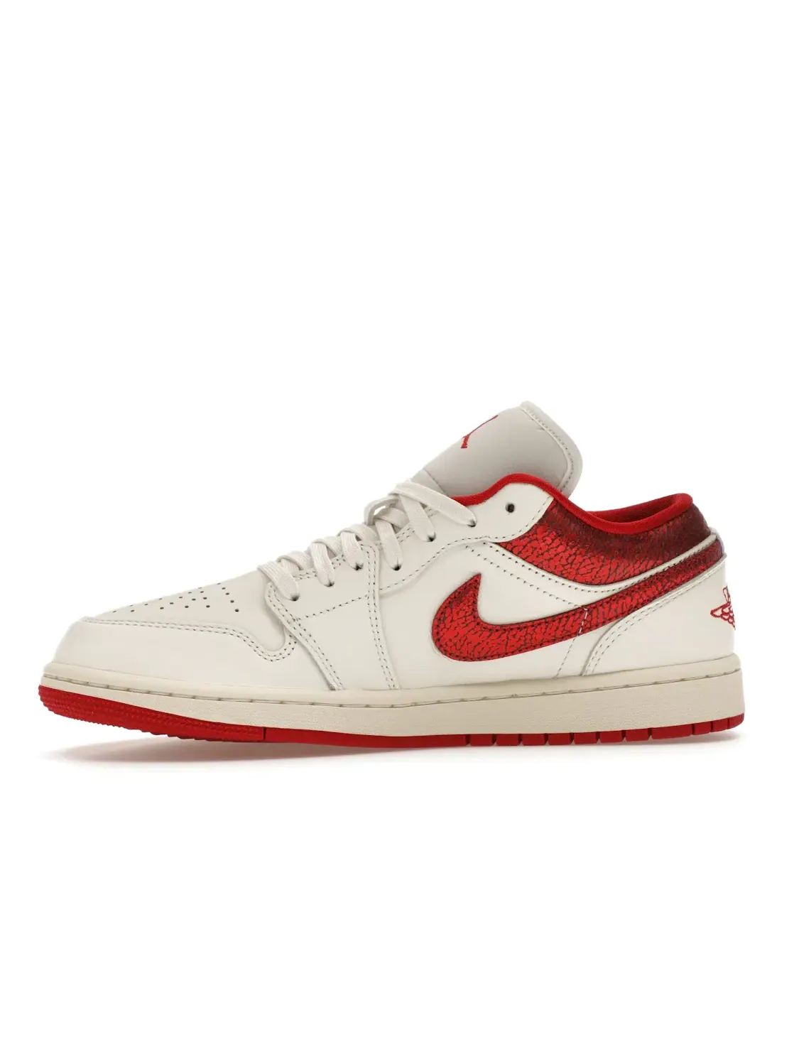 Женские кроссовки Lifestyle с низким силуэтом Jordan 1 Low — изображение 3 из 4, красный/красный