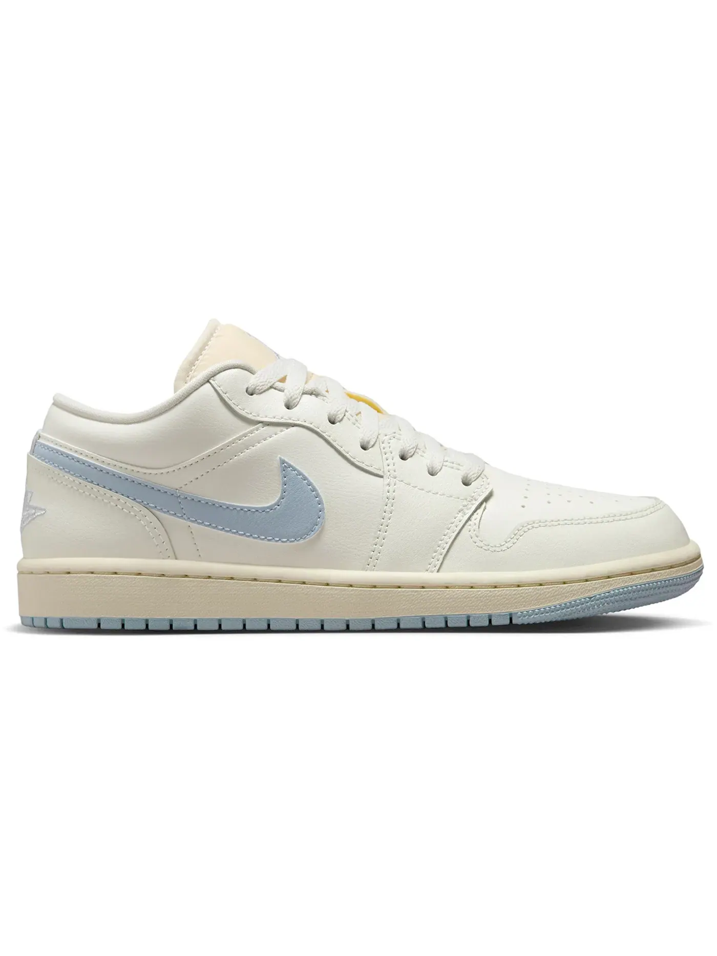 Женские кроссовки Lifestyle с принтом Jordan 1 Low Jordan, Sail/Coconut Milk/Ghost — изображение 1 из 1
