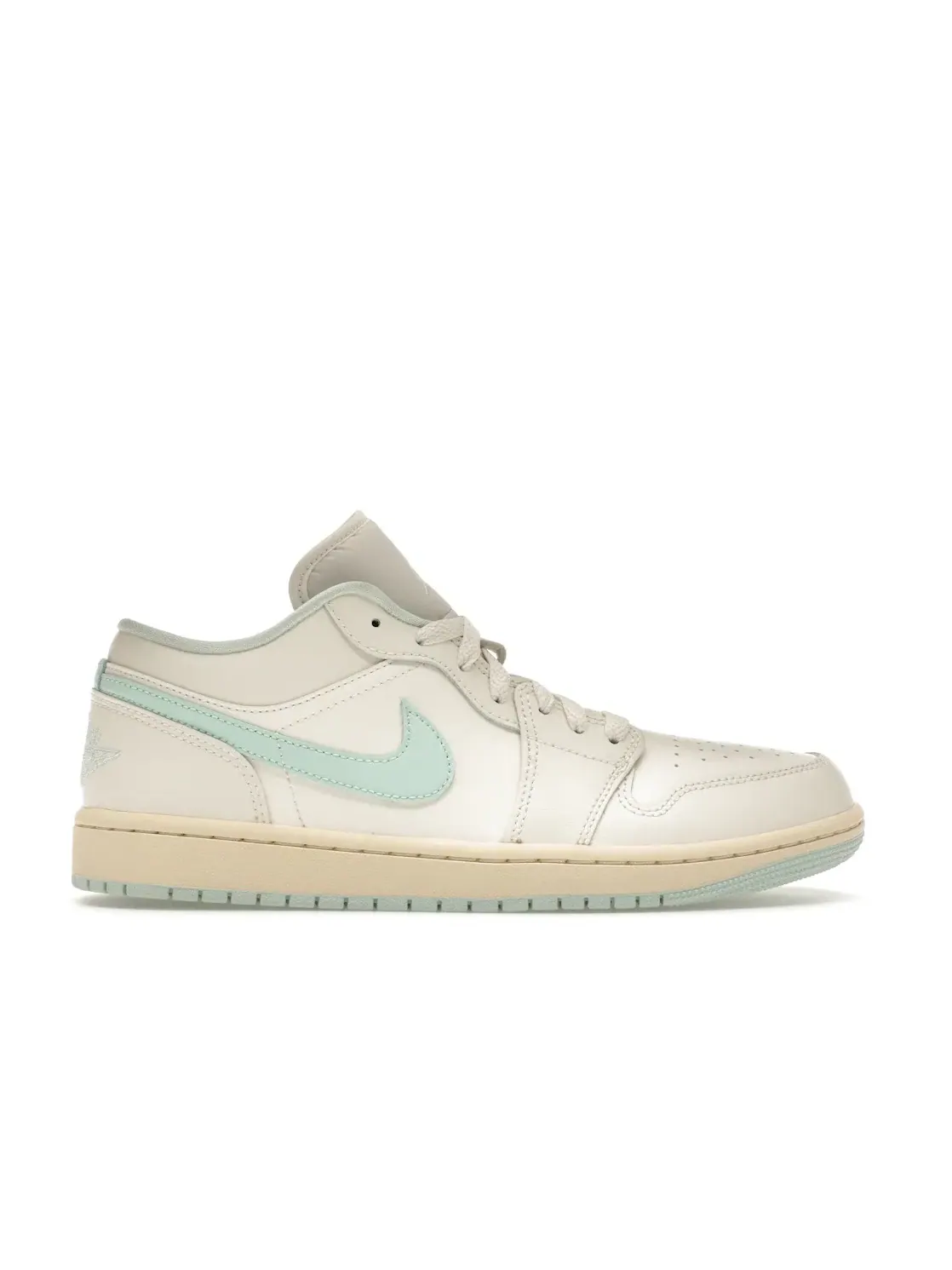 Женские кроссовки с контрастной отделкой Jordan 1 Low Jordan, Sail/Igloo — изображение 1 из 4