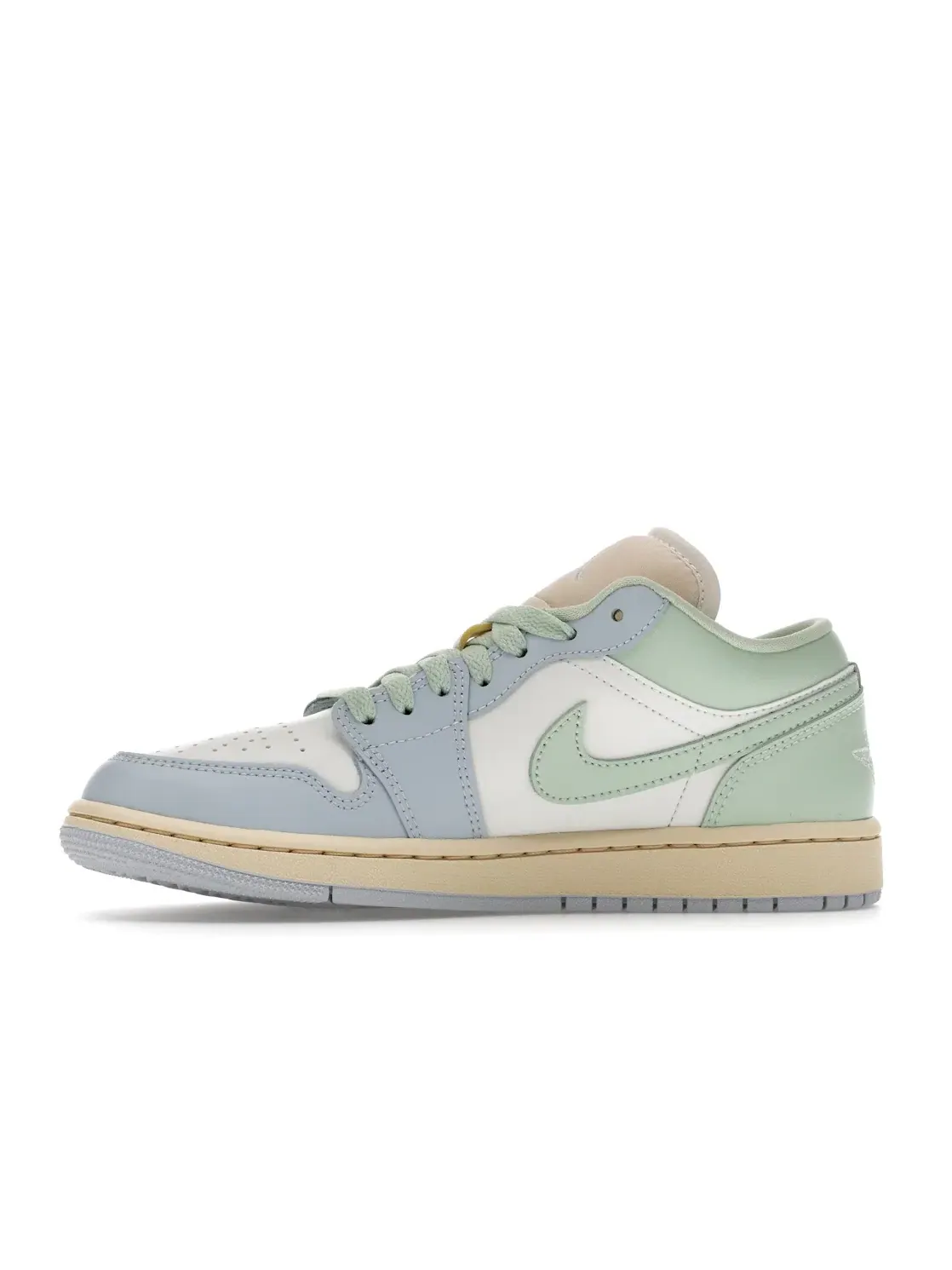 Женские кроссовки с низким верхом Jordan 1 Low Jordan, Sail/Aura/Muslin/Jade Aura — изображение 3 из 4