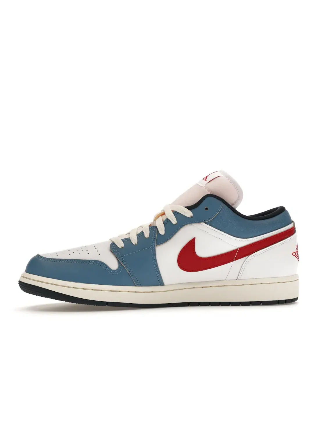 Мужские кроссовки с кожаным верхом Jordan 1 Low SE — изображение 3 из 4, белый/темно-синий