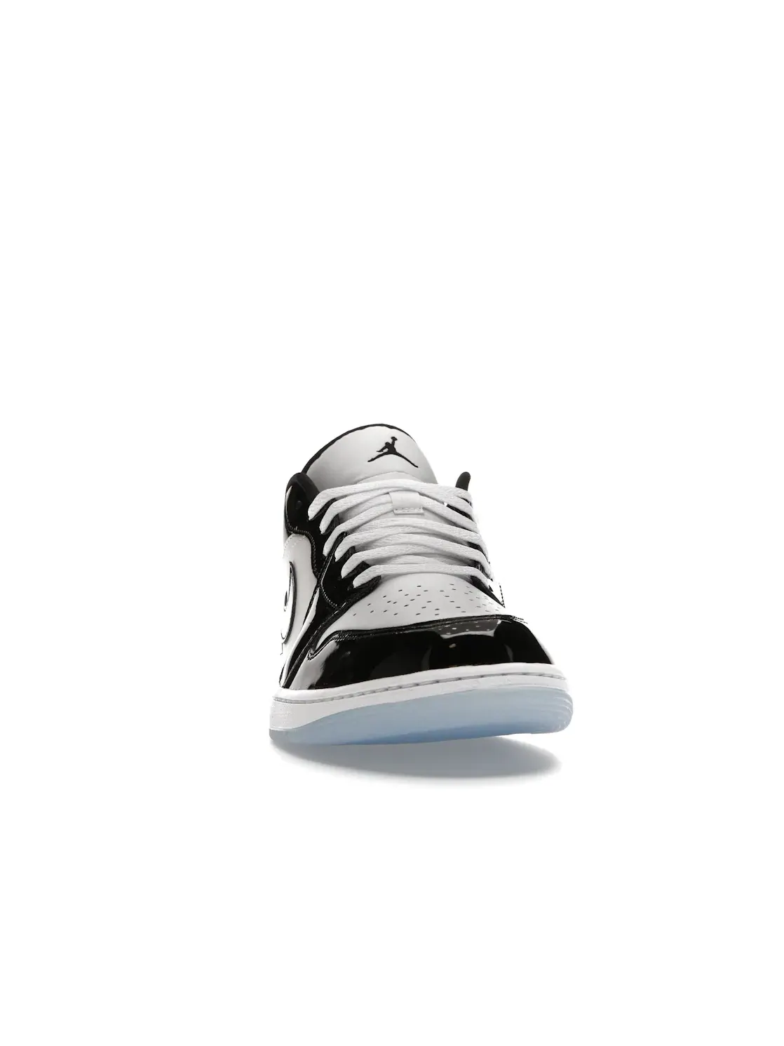 Мужские кроссовки с патентованной кожей Jordan 1 Low SE — изображение 2 из 4, белый/черный
