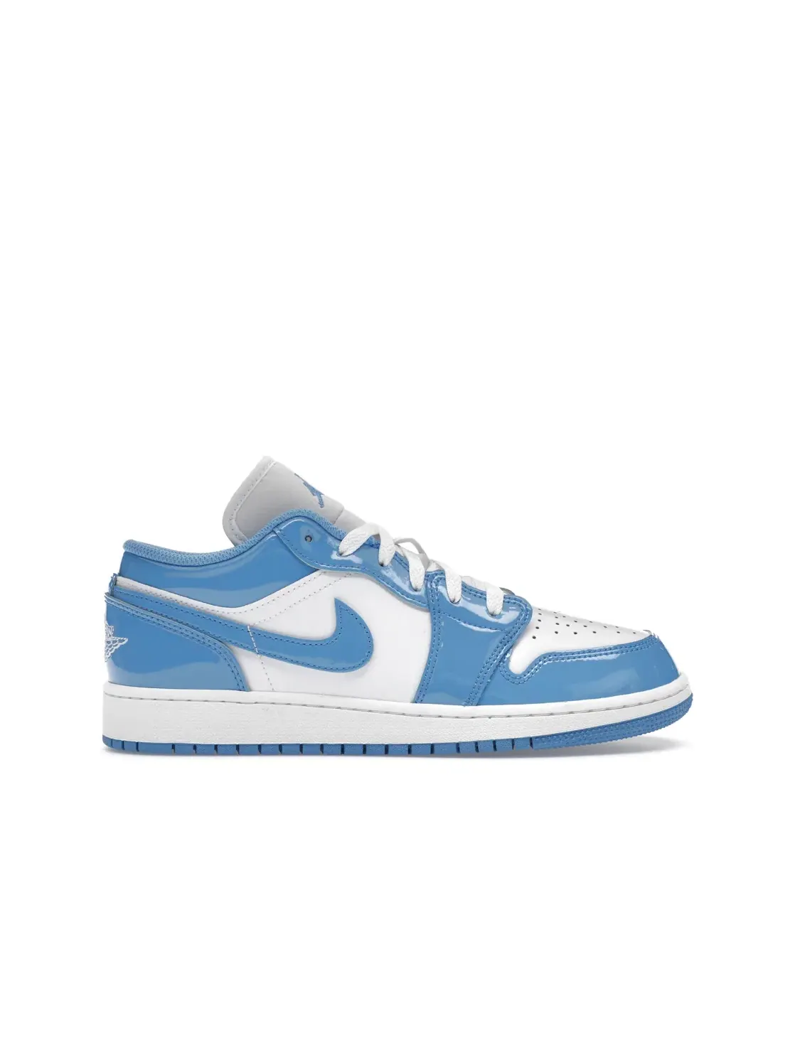 Детские кроссовки Lifestyle с патентованным покрытием Jordan 1 Low SE — изображение 1 из 4, белый/синий