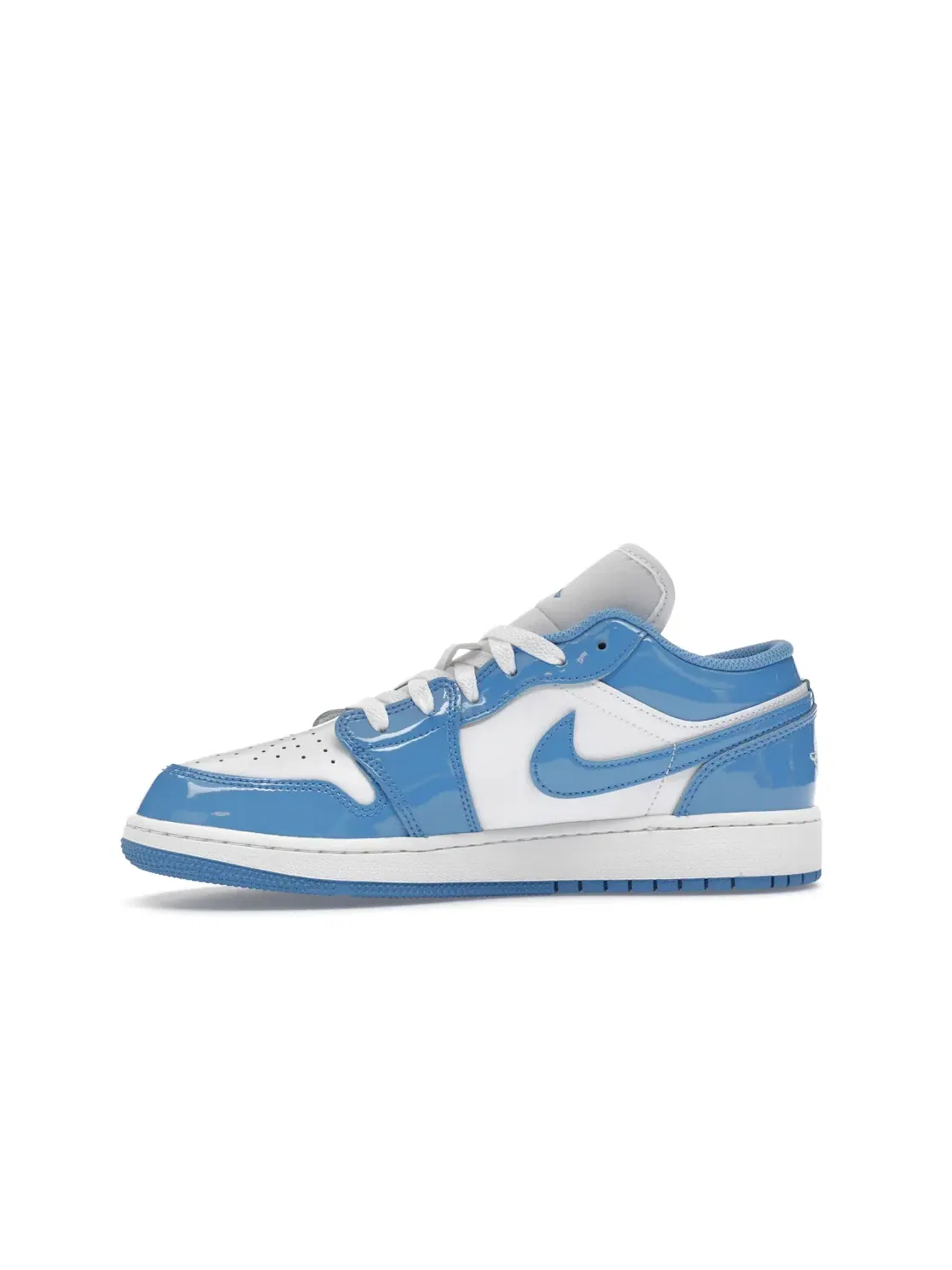 Детские кроссовки Lifestyle с патентованным покрытием Jordan 1 Low SE — изображение 3 из 4, белый/синий