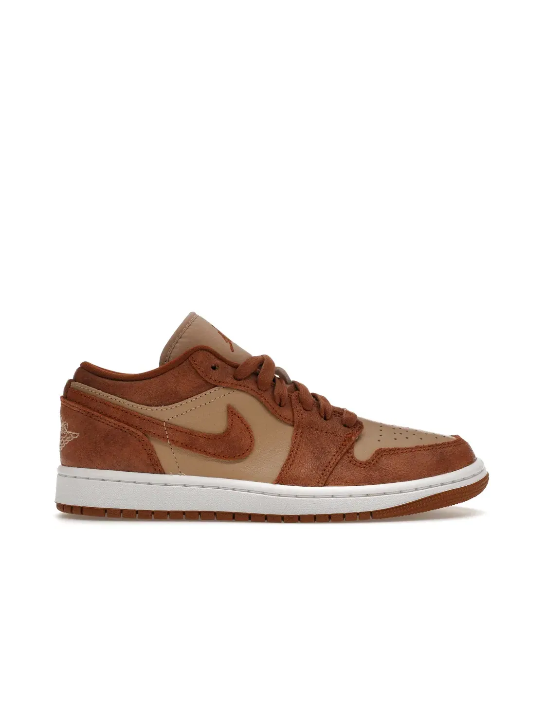 Женские кроссовки с замшевыми вставками Jordan 1 Low SE — изображение 1 из 4, коричневый