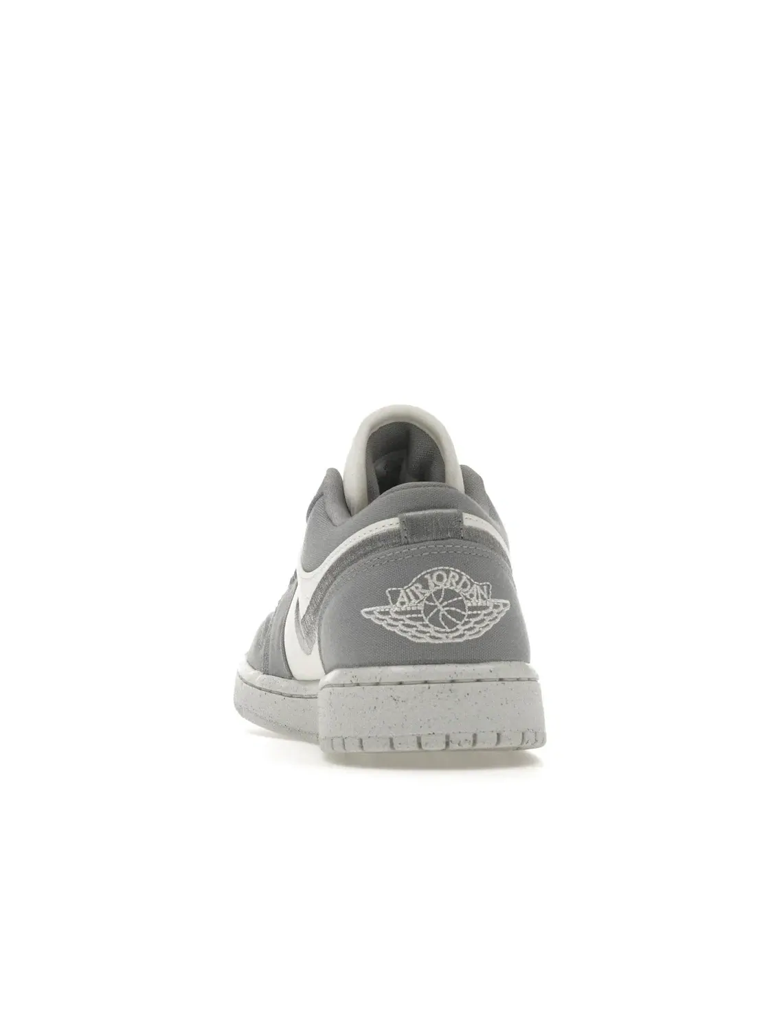 Женские кроссовки с замшевыми и кожаными вставками Jordan 1 Low SE — изображение 4 из 4, светлый серый//белый