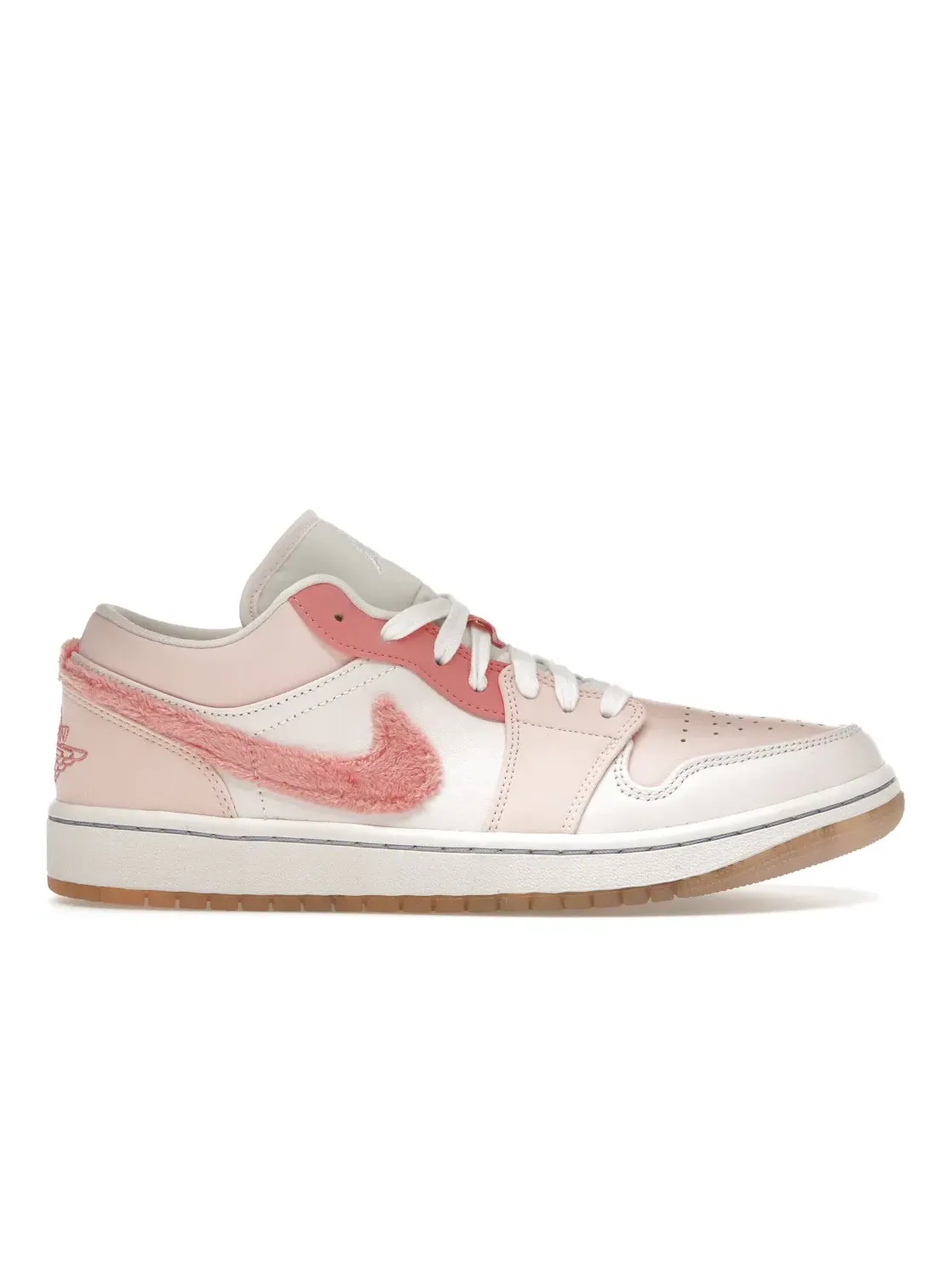 Женские кроссовки с меховым логотипом Jordan 1 Low SE Jordan — изображение 1 из 4, розовый/белый-розовый