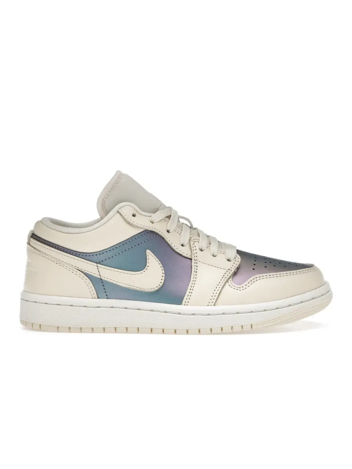 Женские кроссовки Lifestyle Jordan 1 Low SE Jordan, Muslin/Sail/Royal Tint/Muslin — изображение 1 из 4