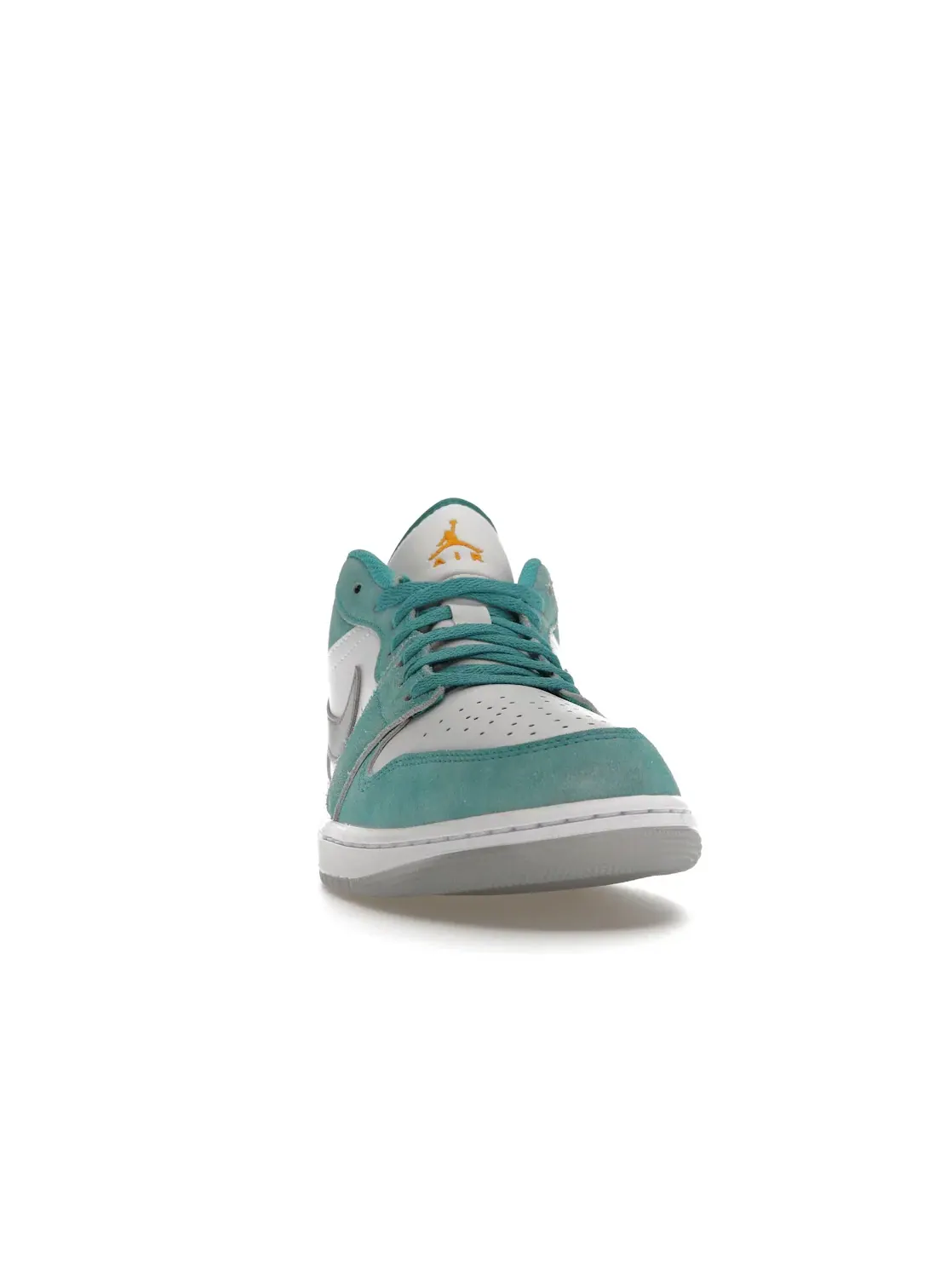 Мужские кроссовки с замшевым верхом Jordan 1 Low SE New Emerald Jordan — изображение 2 из 4, белый светлый серый