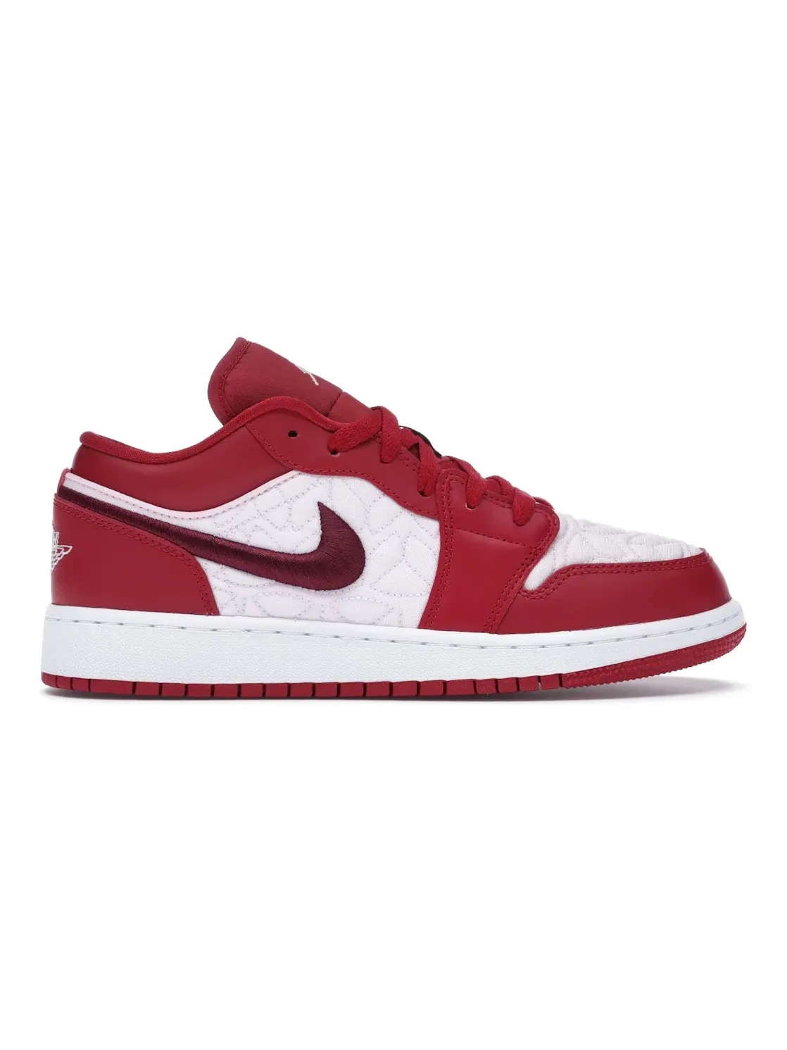 Детские кроссовки с квилтингом Jordan 1 Low SE Red Quilt Jordan — изображение 1 из 4, красный розовый темный