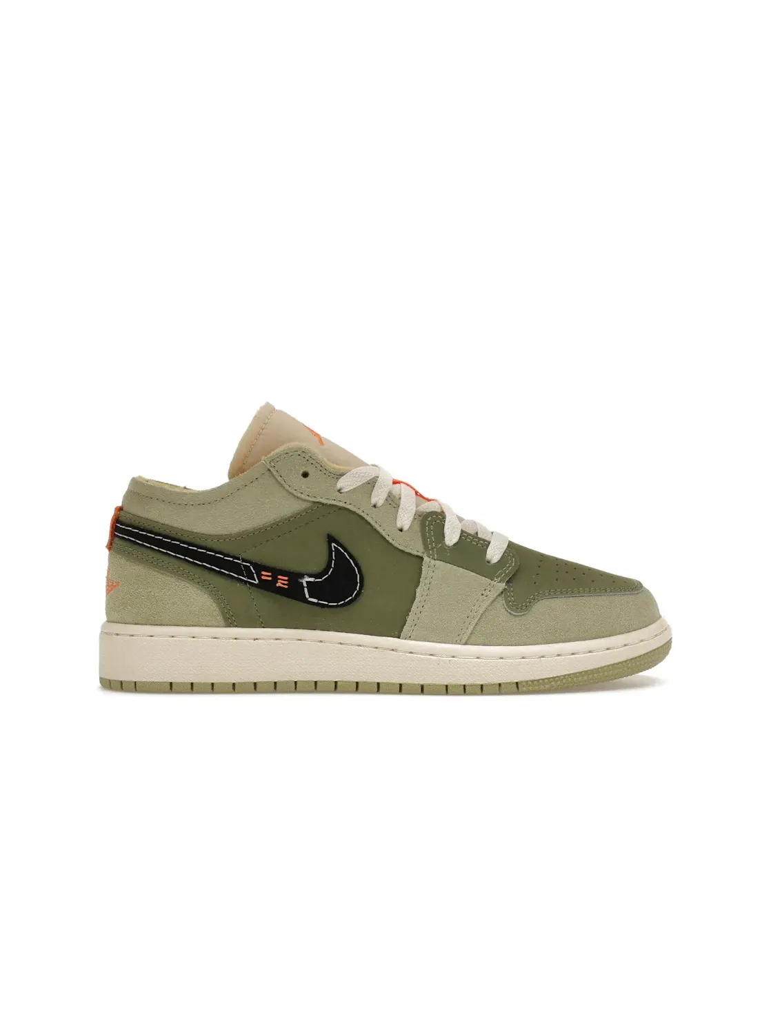 Детские кроссовки Lifestyle Sky J Light Olive Jordan 1 Low SE Jordan — изображение 1 из 4
