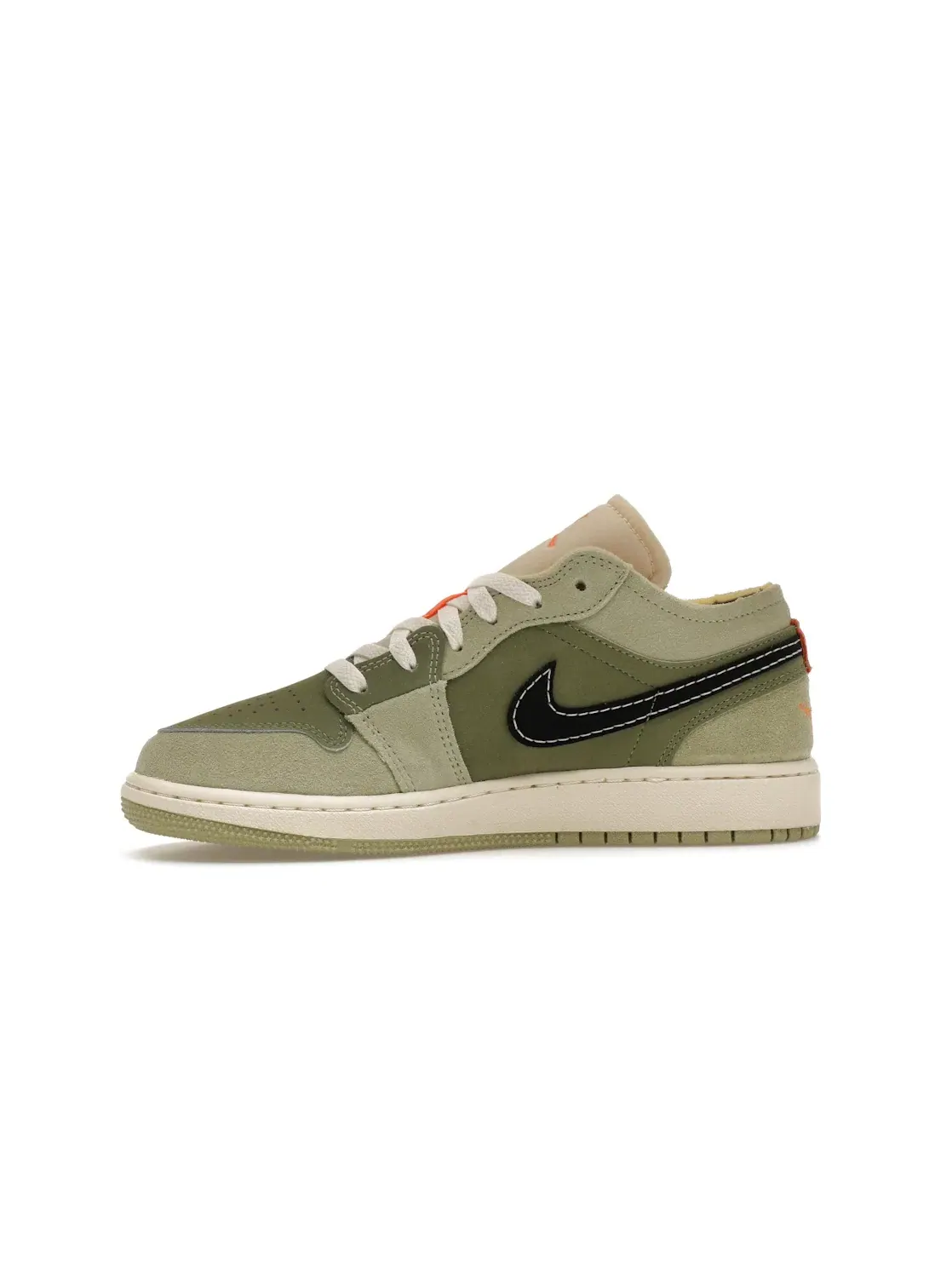 Детские кроссовки Lifestyle Sky J Light Olive Jordan 1 Low SE Jordan — изображение 3 из 4
