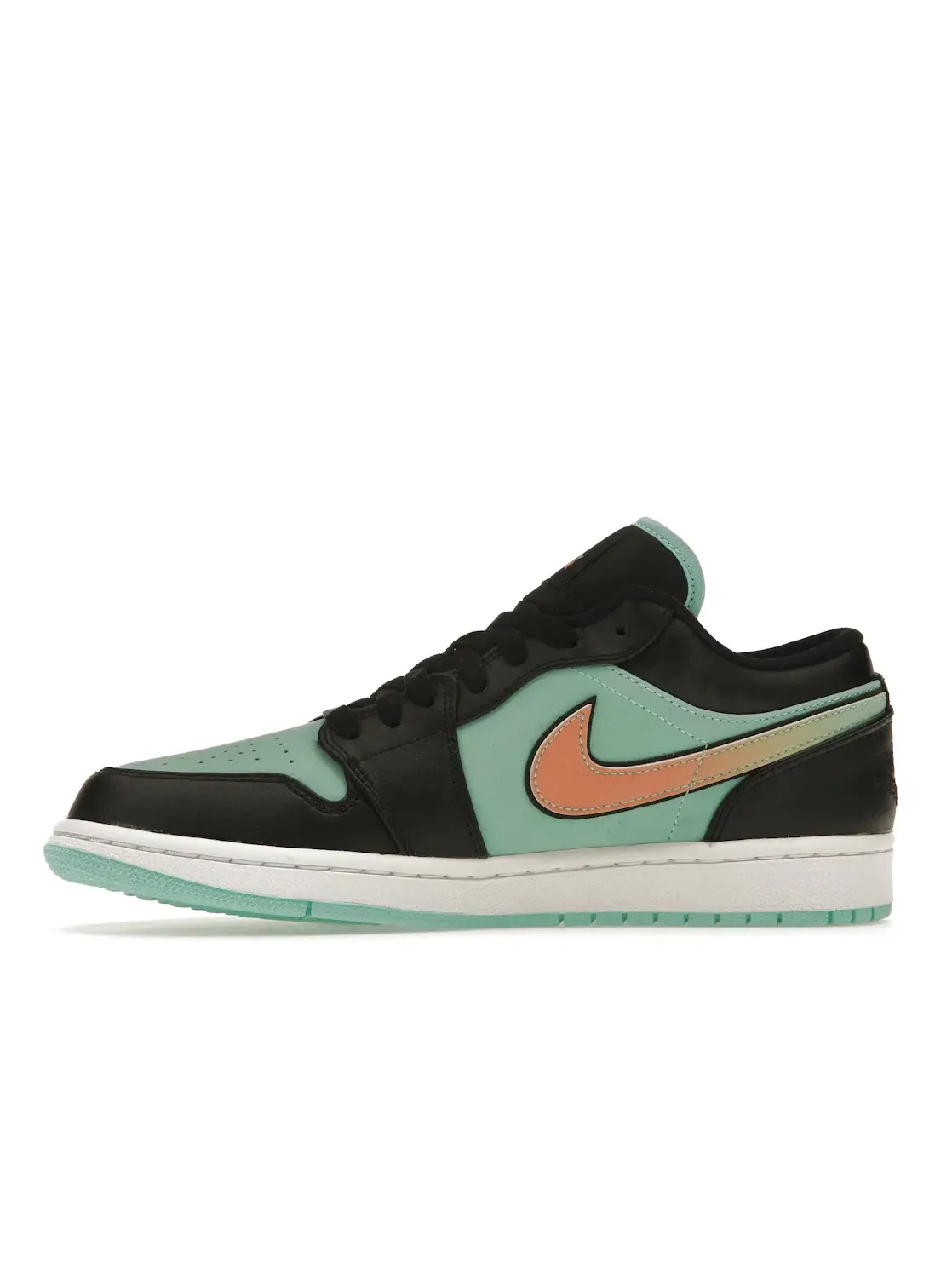 Мужские кроссовки с кожаным верхом Jordan 1 Low SE — изображение 3 из 4, черный