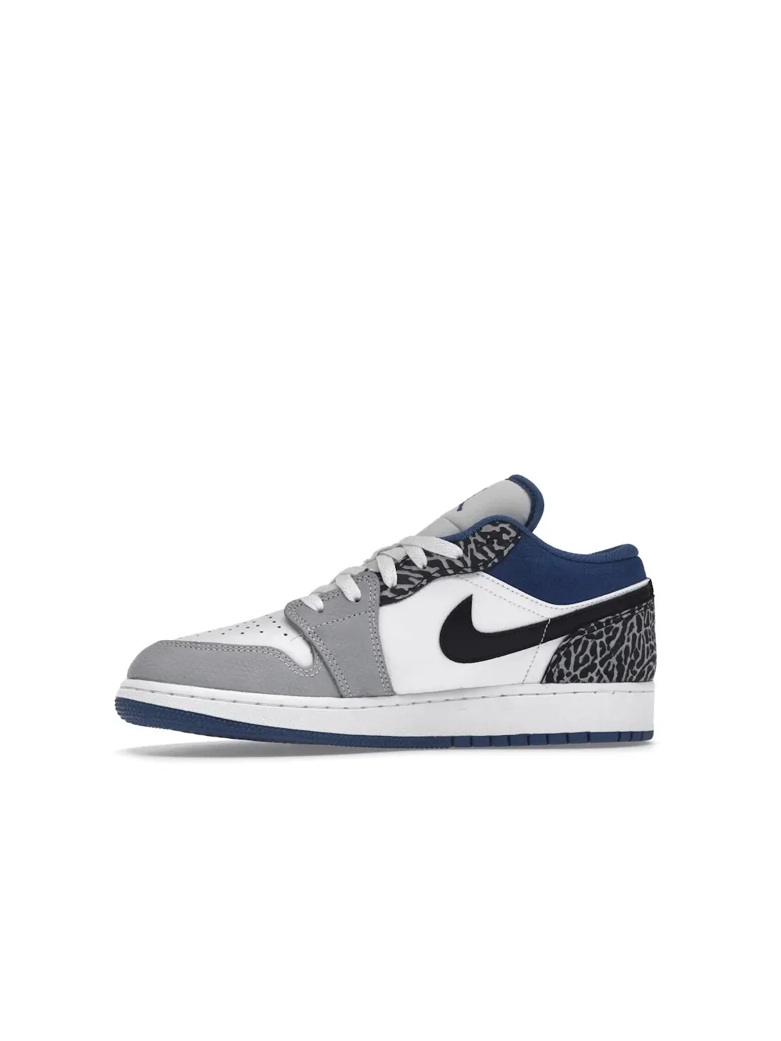 Детские кроссовки Lifestyle с принтом Jordan 1 Low SE True Blue Jordan — изображение 3 из 4, белый/серый синий черный