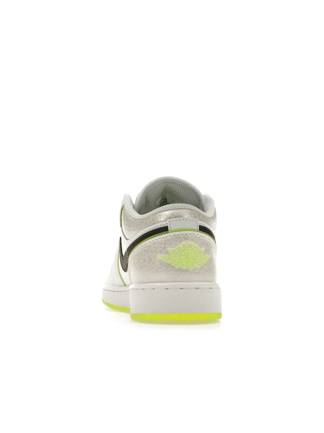 Детские кроссовки Lifestyle Jordan 1 Low SE Jordan — изображение 4 из 4, белый/платиновый//черный