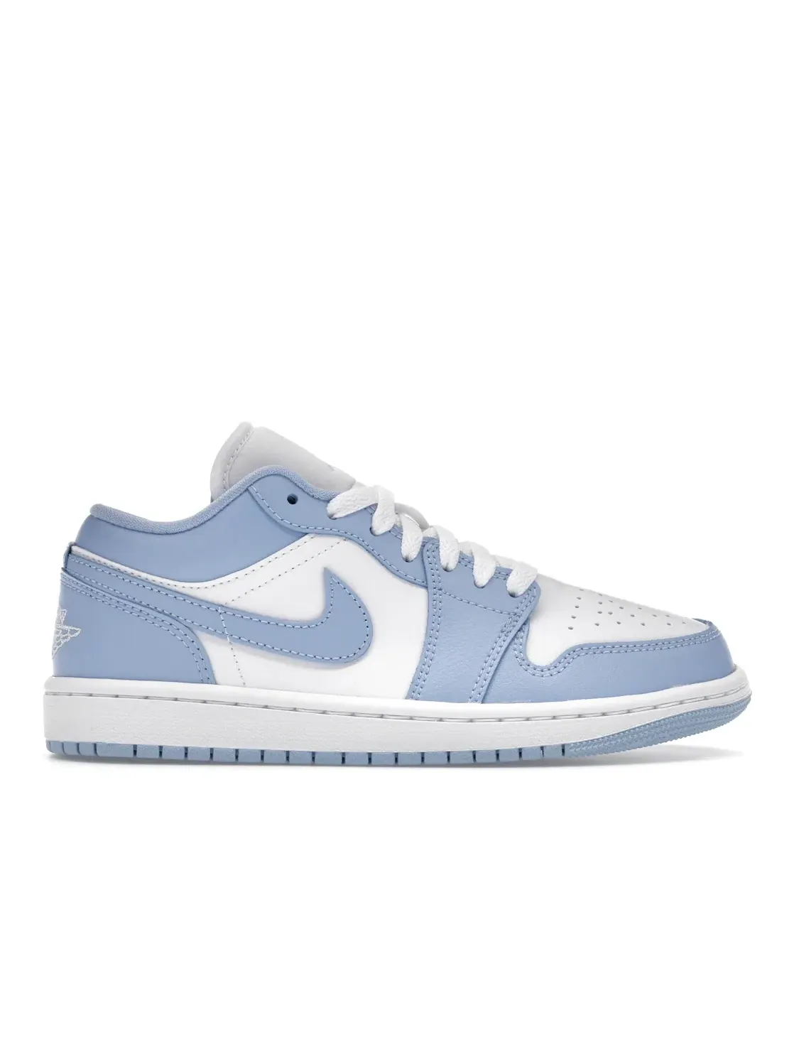 Женские кроссовки Lifestyle с гладкой кожей Jordan 1 Low — изображение 1 из 4, белый