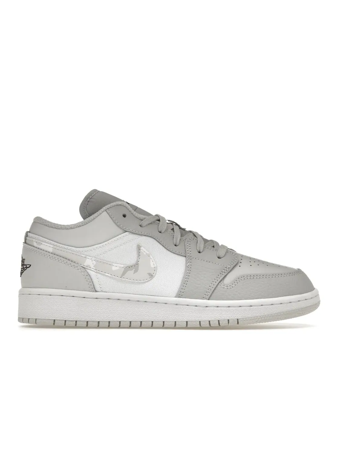 Детские кроссовки Lifestyle с камуфляжным принтом Jordan 1 Low Jordan — изображение 1 из 4, белый/-серый