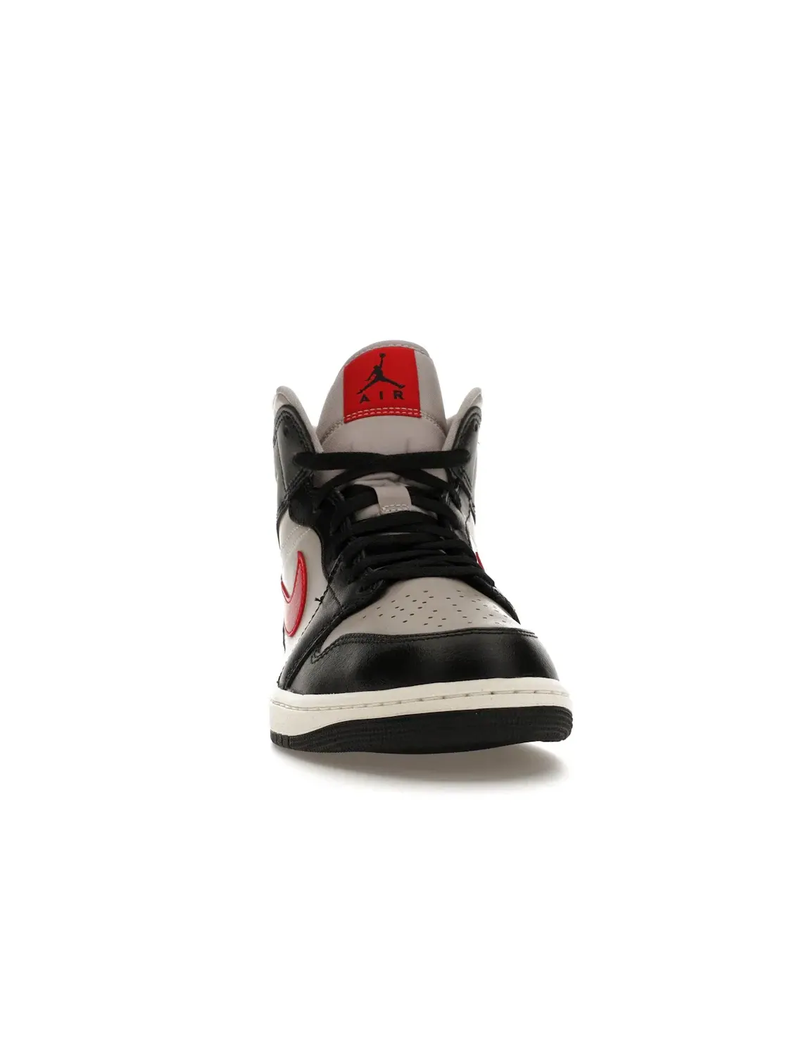 Женские кроссовки с кожаным верхом Jordan 1 Mid — изображение 2 из 4, черный/красный/серый