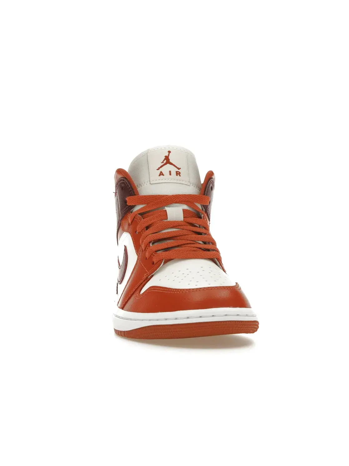 Женские кроссовки Lifestyle Jordan 1 Mid Jordan — изображение 2 из 4, белый