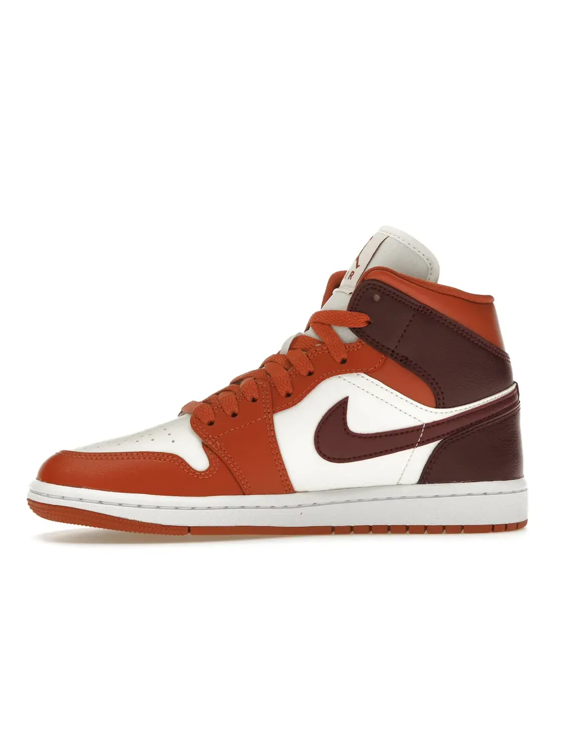 Женские кроссовки Lifestyle Jordan 1 Mid Jordan — изображение 3 из 4, белый