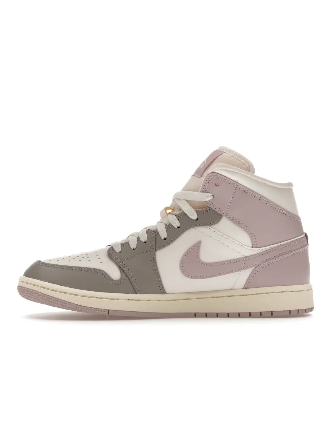 Женские кроссовки Lifestyle Jordan 1 Mid — изображение 3 из 4, розовый