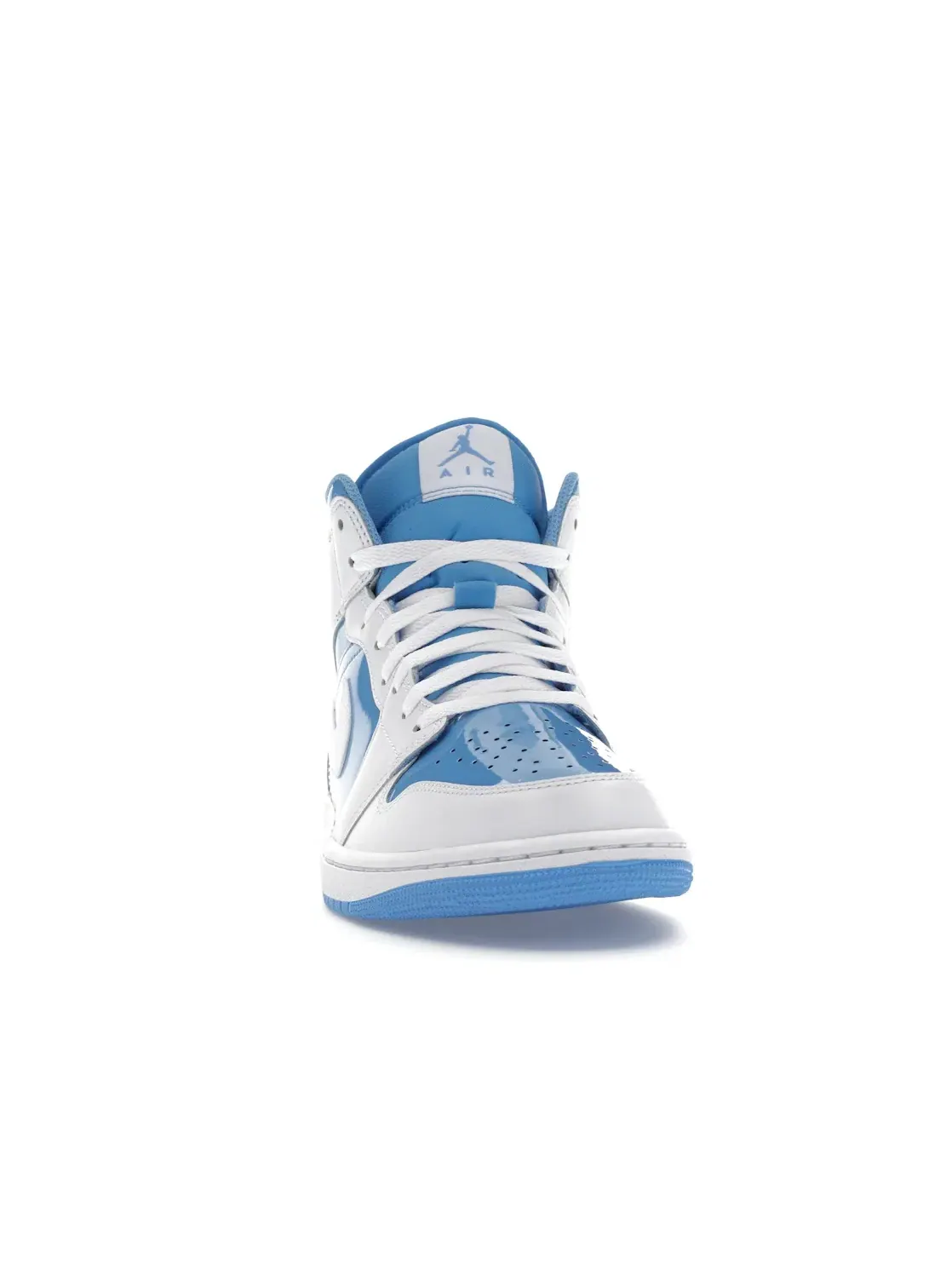 Мужские кроссовки с патентованной кожей Jordan 1 Mid Jordan — изображение 2 из 4, белый/синий