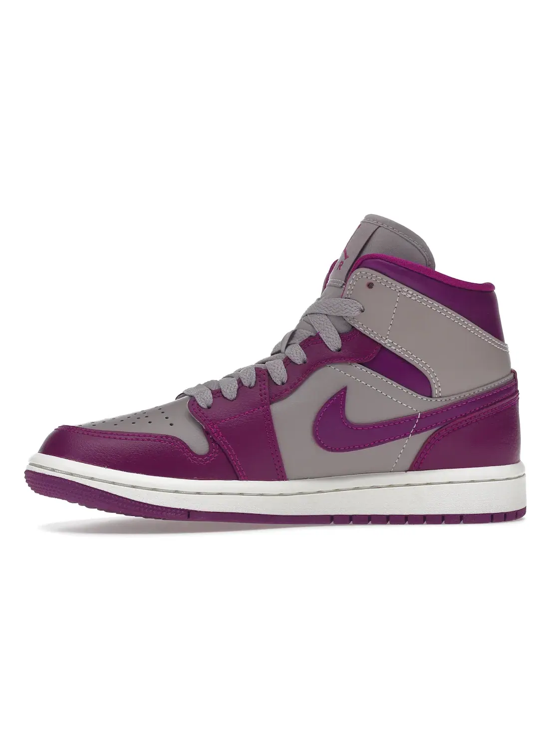 Женские кроссовки с перфорацией Jordan 1 Mid — изображение 3 из 4, светлый серый/белый