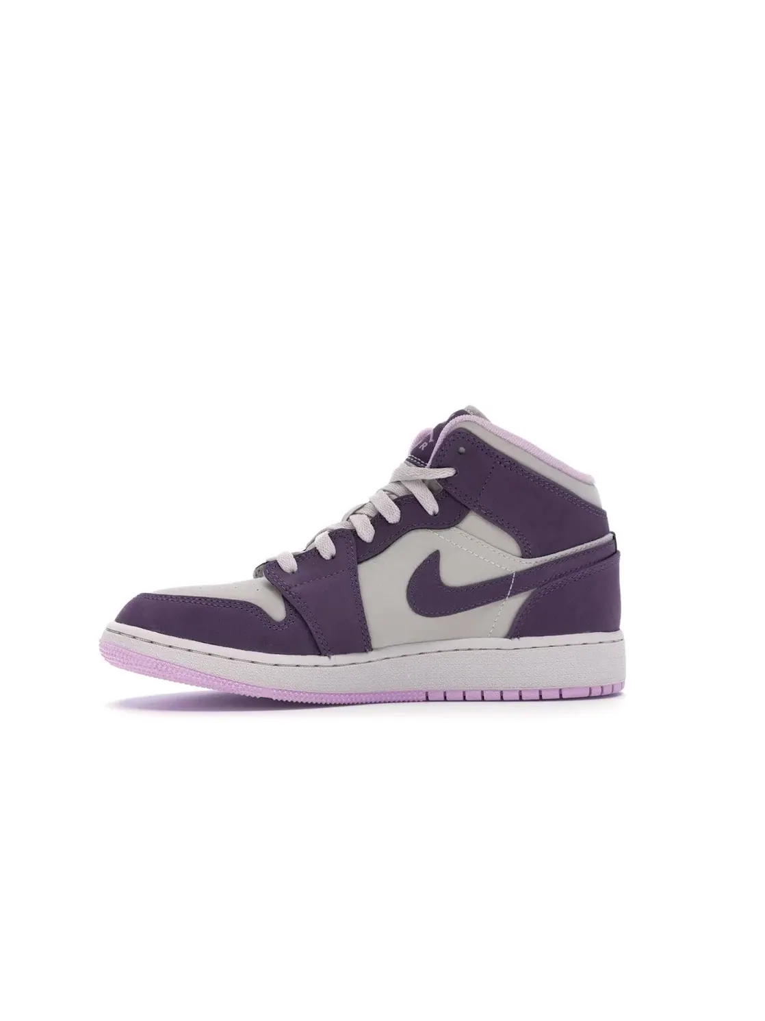 Детские кроссовки с замшевым и кожаным верхом Jordan 1 Mid — изображение 3 из 4, фиолетовый/песочный